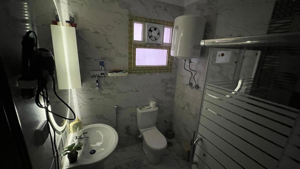 DoUu Stay 1, Luxury 2BR, Modern Design Homes Zayed
