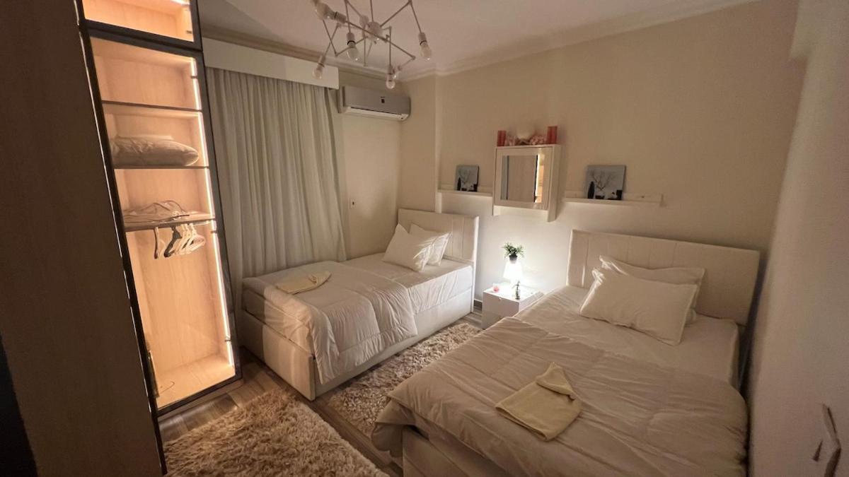 DoUu Stay 1, Luxury 2BR, Modern Design Homes Zayed