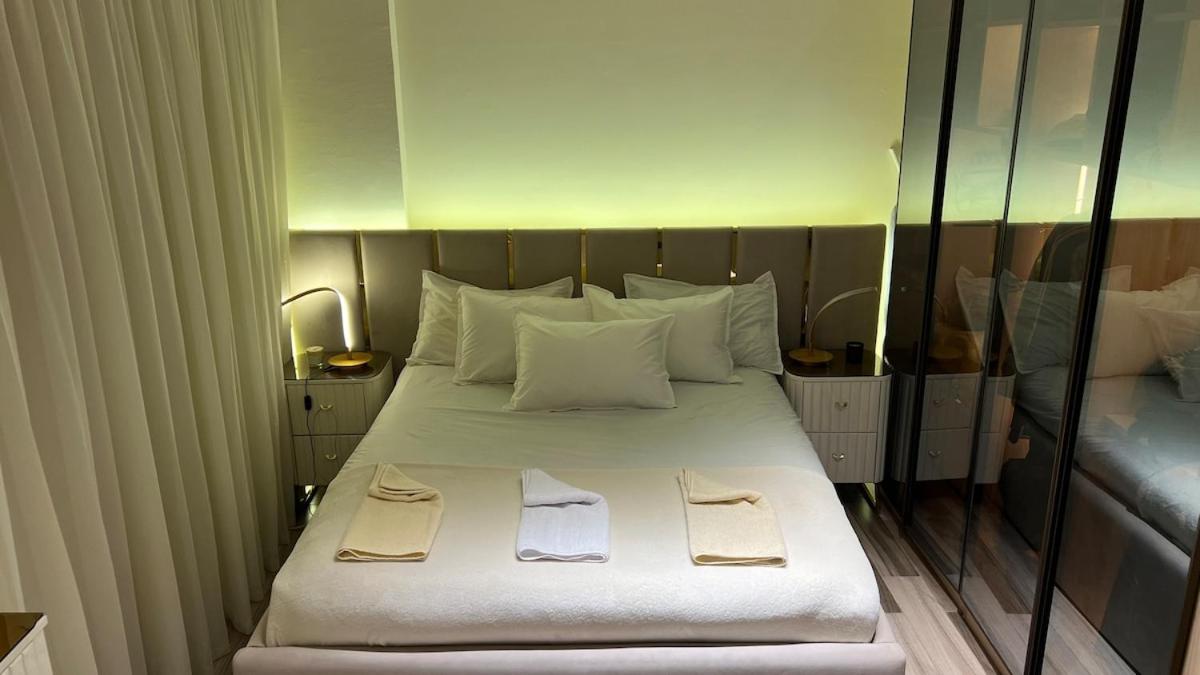 DoUu Stay 1, Luxury 2BR, Modern Design Homes Zayed