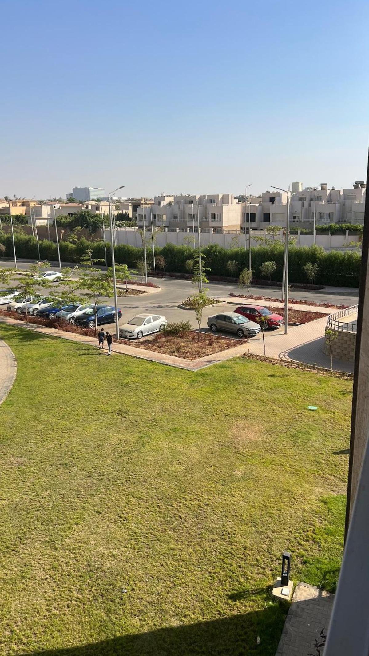 DoUu Stay 1, Luxury 2BR, Modern Design Homes Zayed