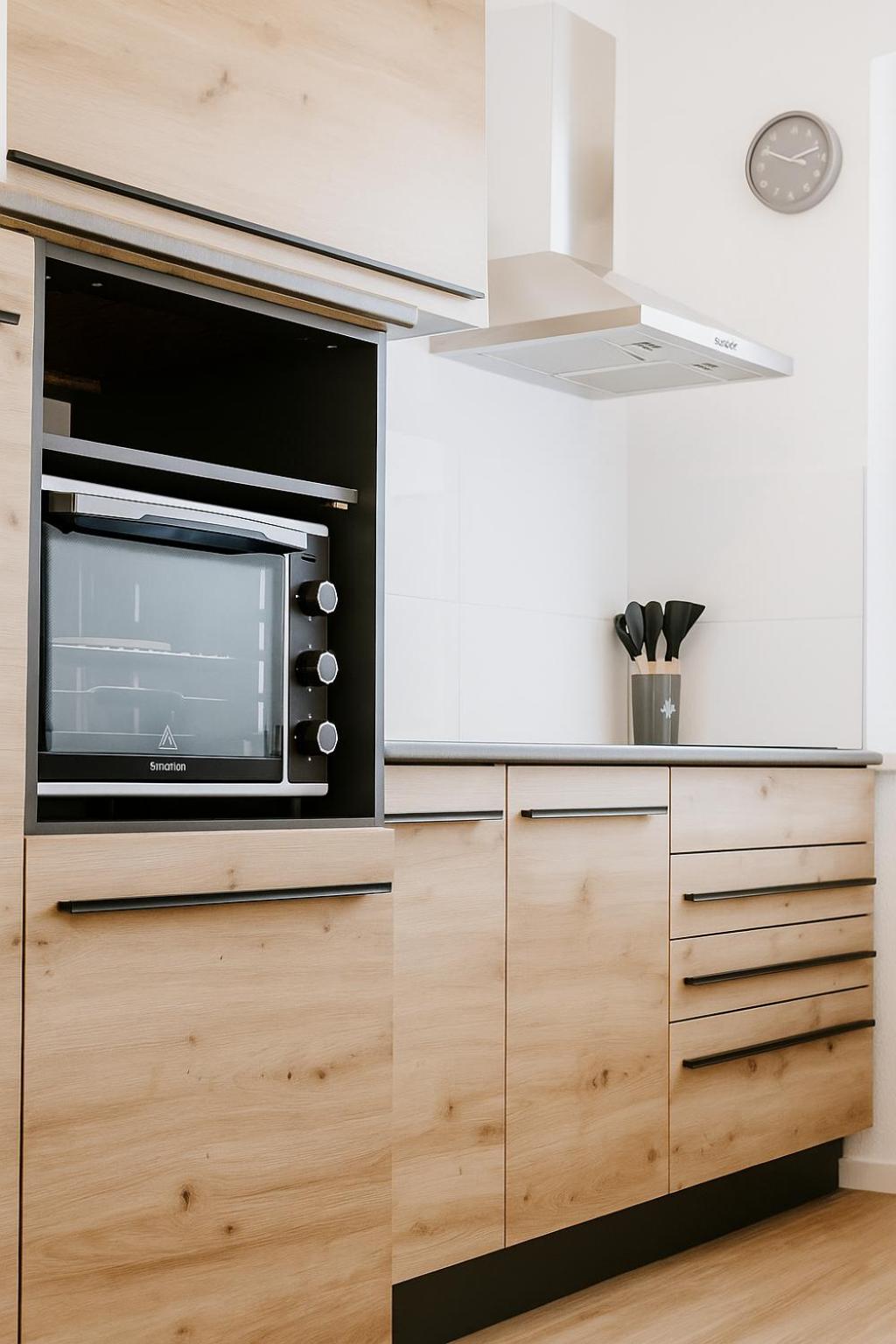 Wohlfühlapartment, Zentral, 200m zur UNI, Parkplatz, Boxspringbetten, Massagesessel, Nespresso, LAN & WIFI