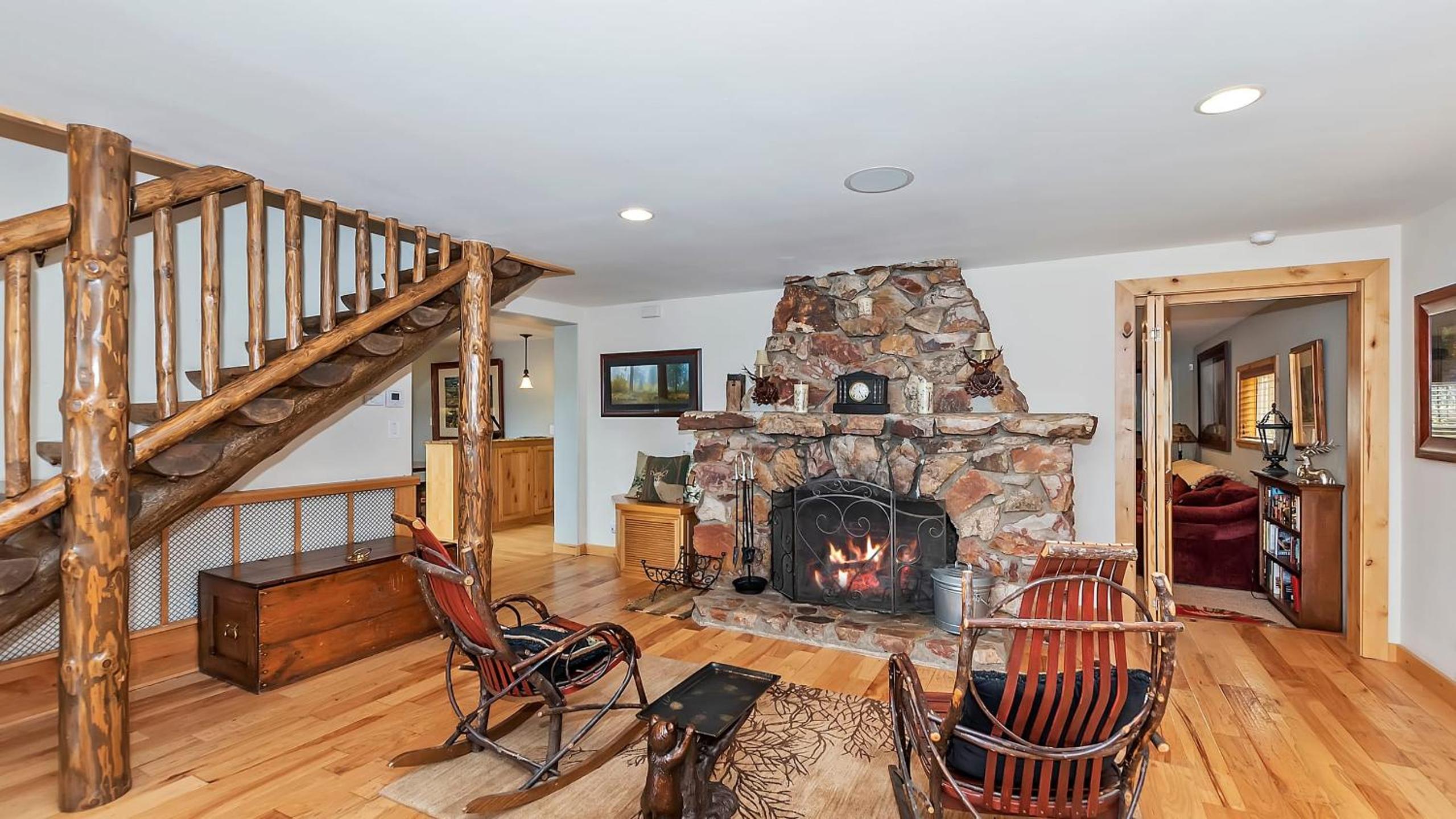 2 Lakefront Homes by AvantStay Sleeps 23 Private DockBeach Hot Tub Fire Pit Deck Views