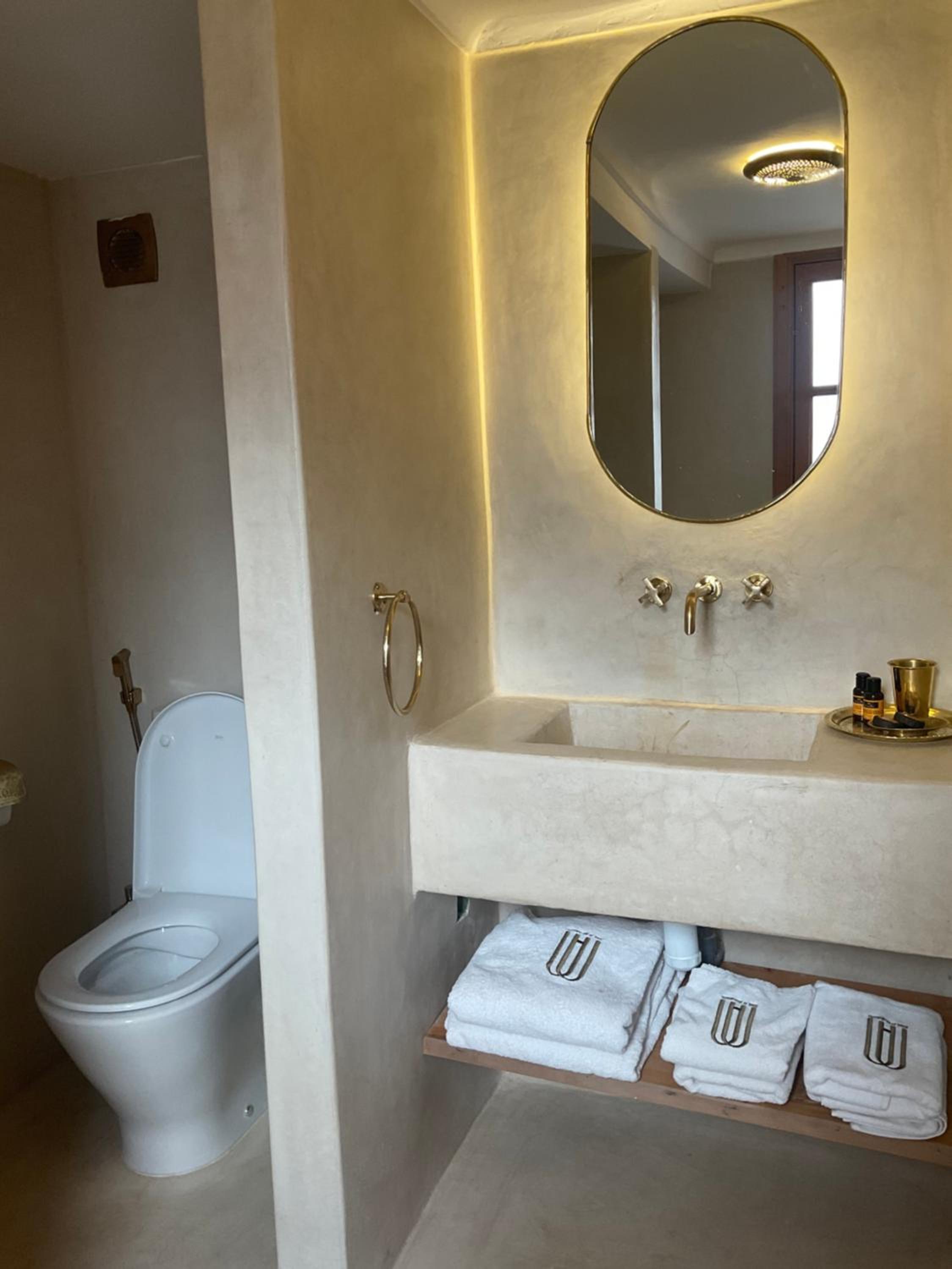 Riad Al Muhandiz Peaceful Duplex Suites near Jemaa El Fna