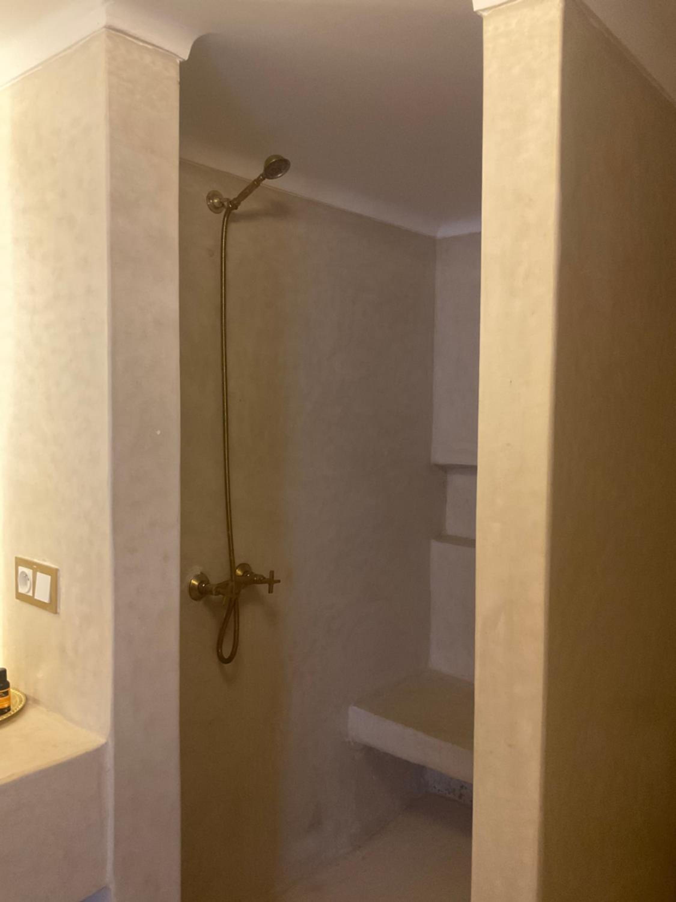 Riad Al Muhandiz Peaceful Duplex Suites near Jemaa El Fna