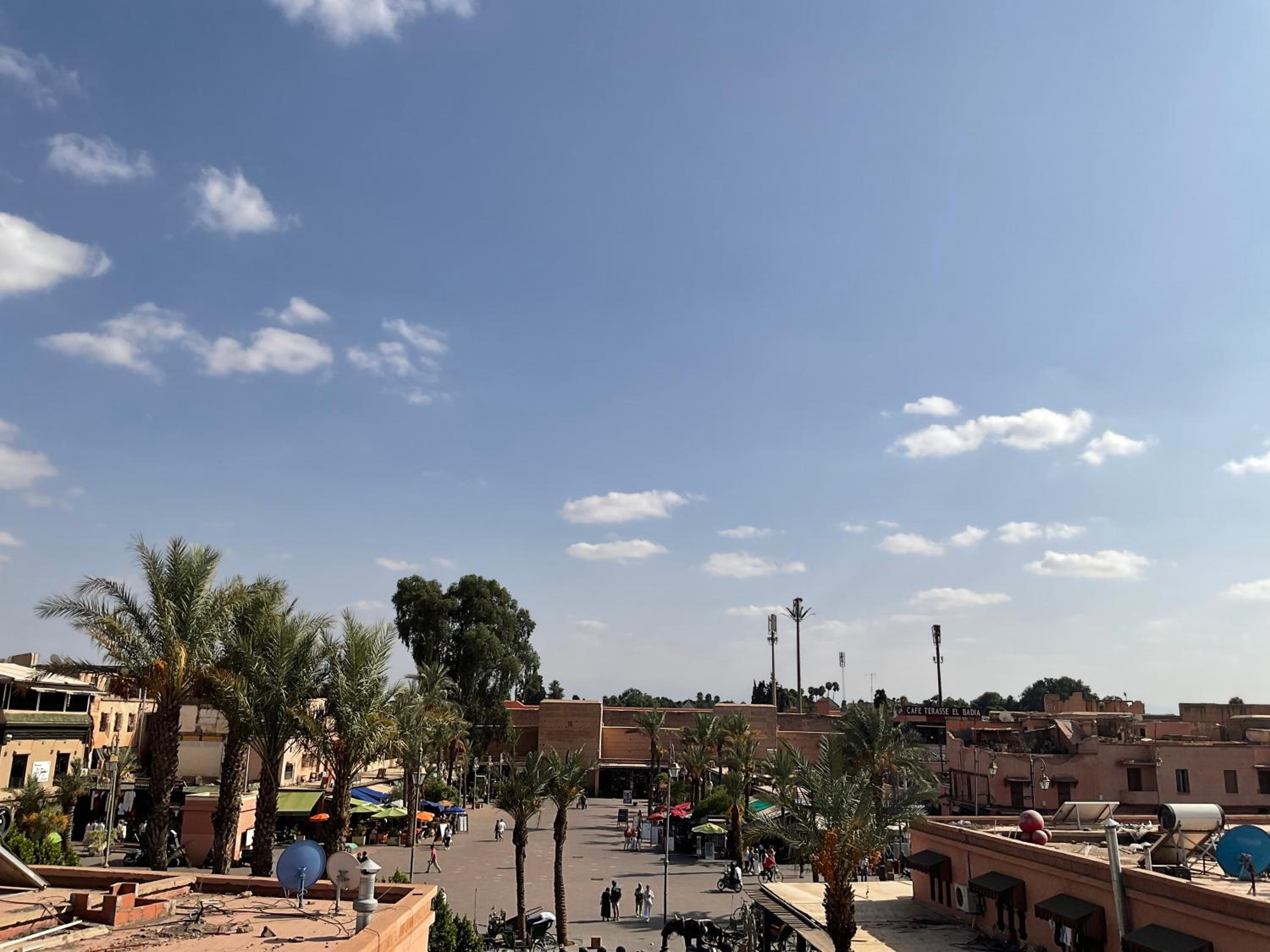 Riad Al Muhandiz Peaceful Duplex Suites near Jemaa El Fna