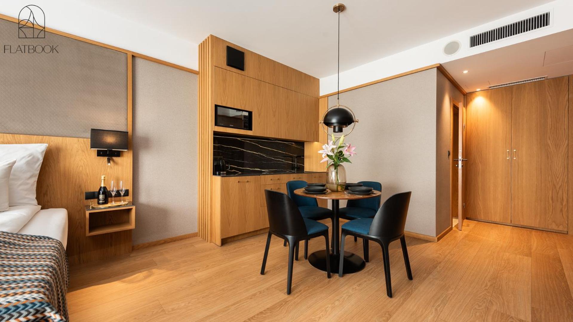 Flatbook - City Center Apartments Deo Plaza Studio II