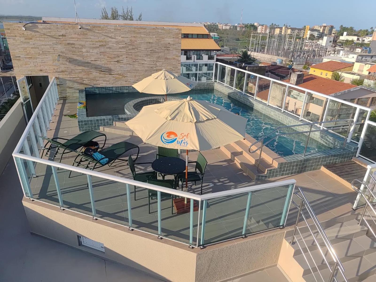 Flat com Hidromassagem Privativa e Piscina no Rooftop no Centro de Porto