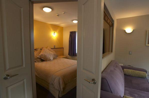 Athena Motel - Image 4