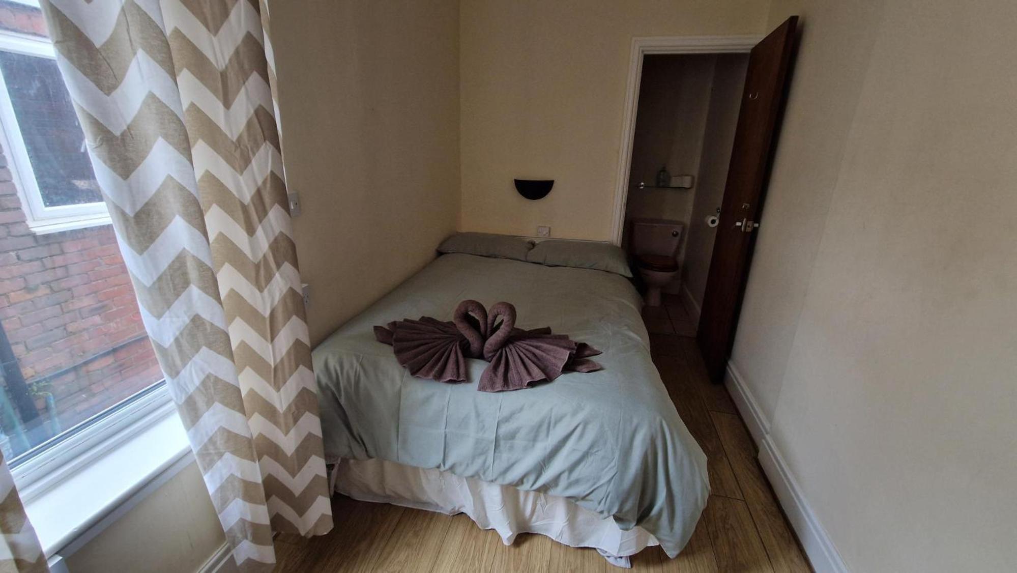 Park Road Guest House - Room To Rent On Park Road in Blackpool FY1 4ET