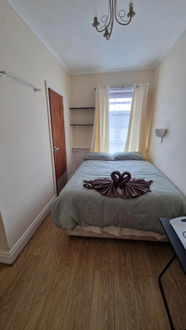 Park Road Guest House - Room To Rent On Park Road in Blackpool FY1 4ET