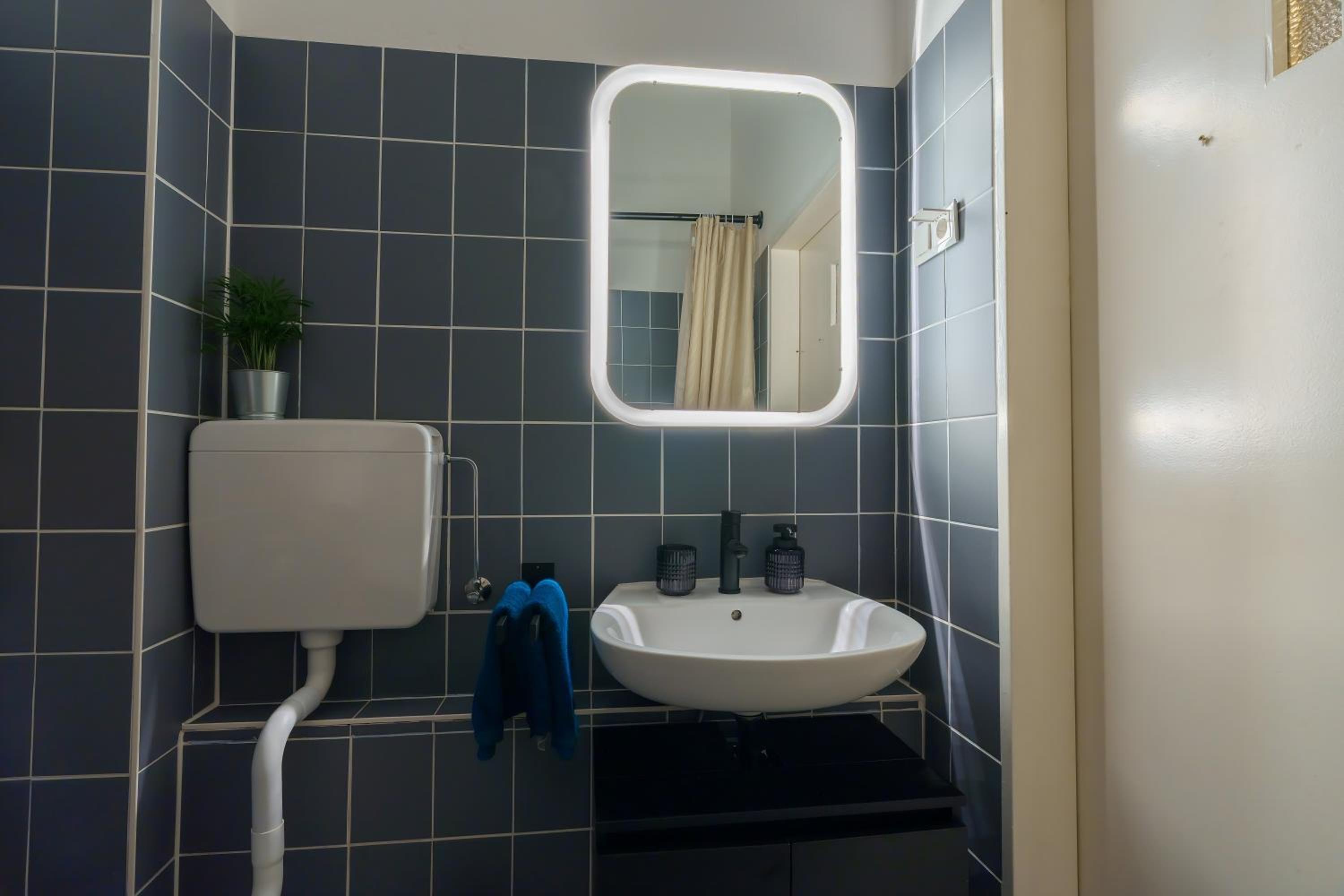 Apartment am Tannenwäldchen im Vorderer Westen Kassel by CASTORA HOMES