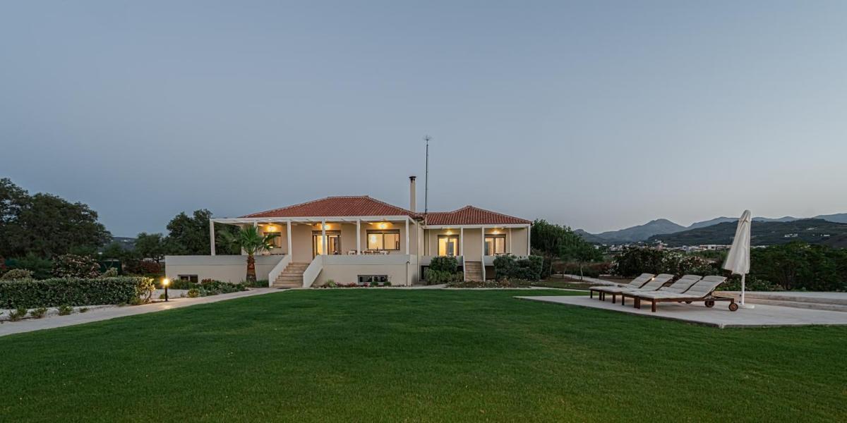 Akti Villa