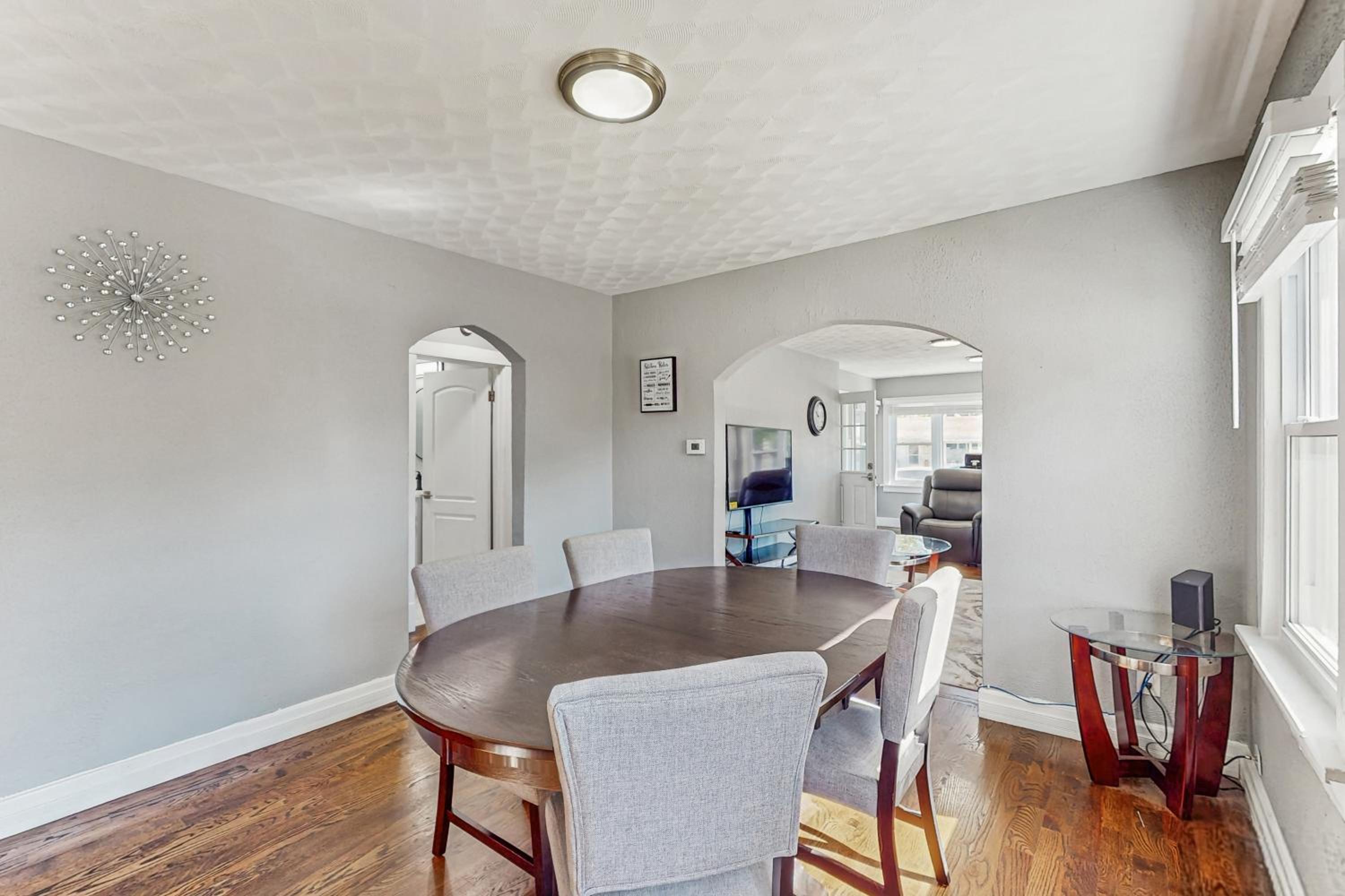 Near Beach! Group-Friendly Michigan City Retreat