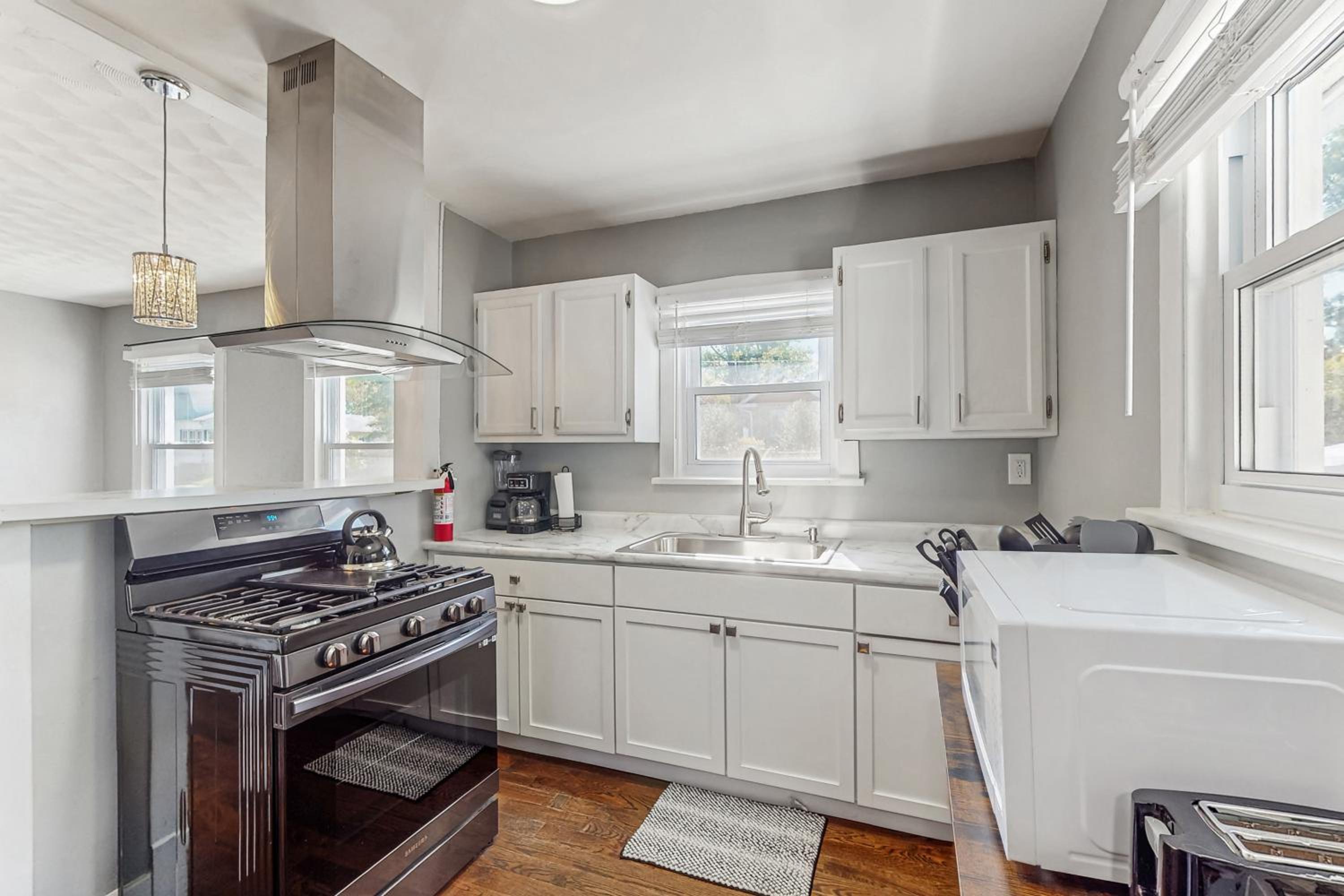 Near Beach! Group-Friendly Michigan City Retreat
