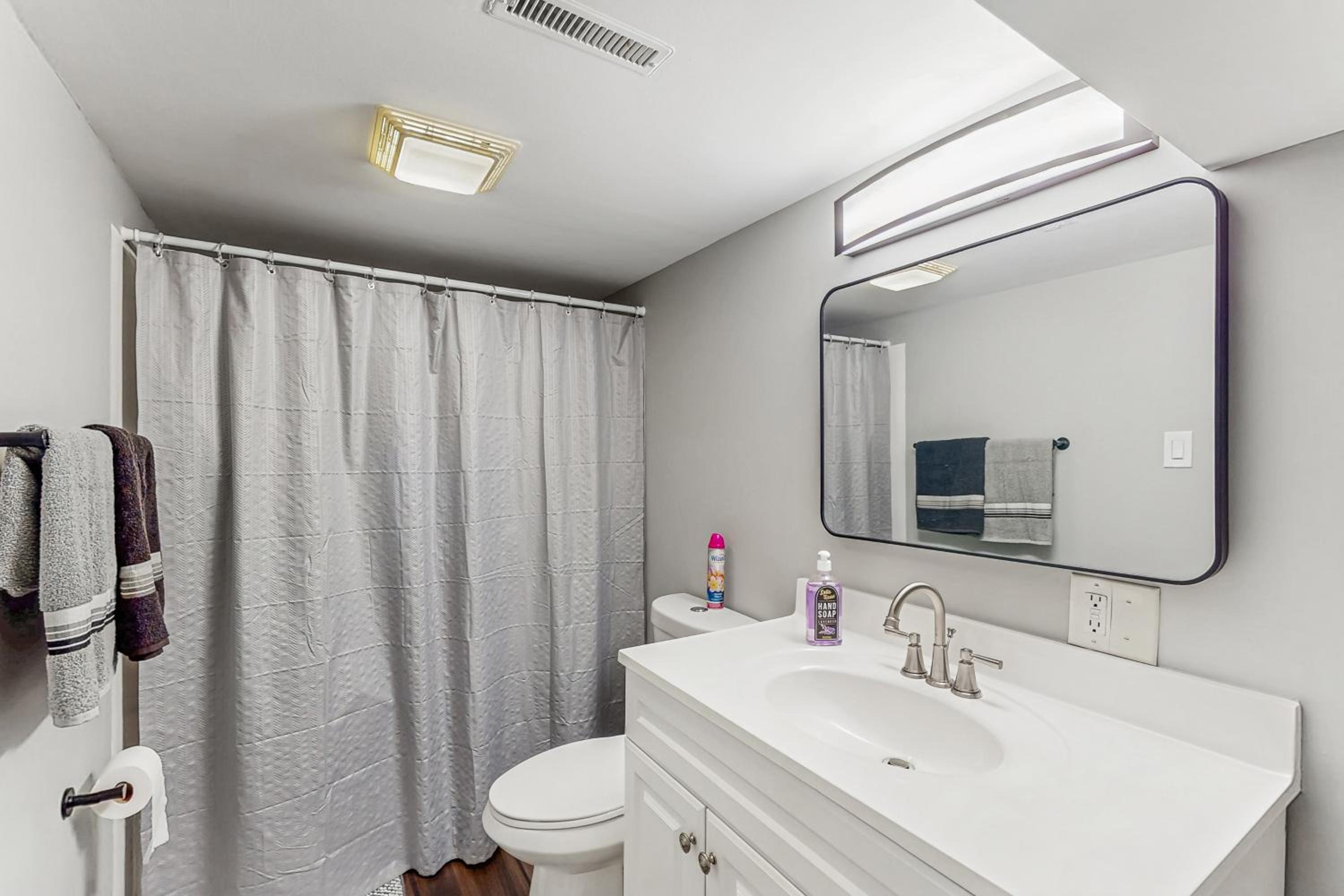 Near Beach! Group-Friendly Michigan City Retreat