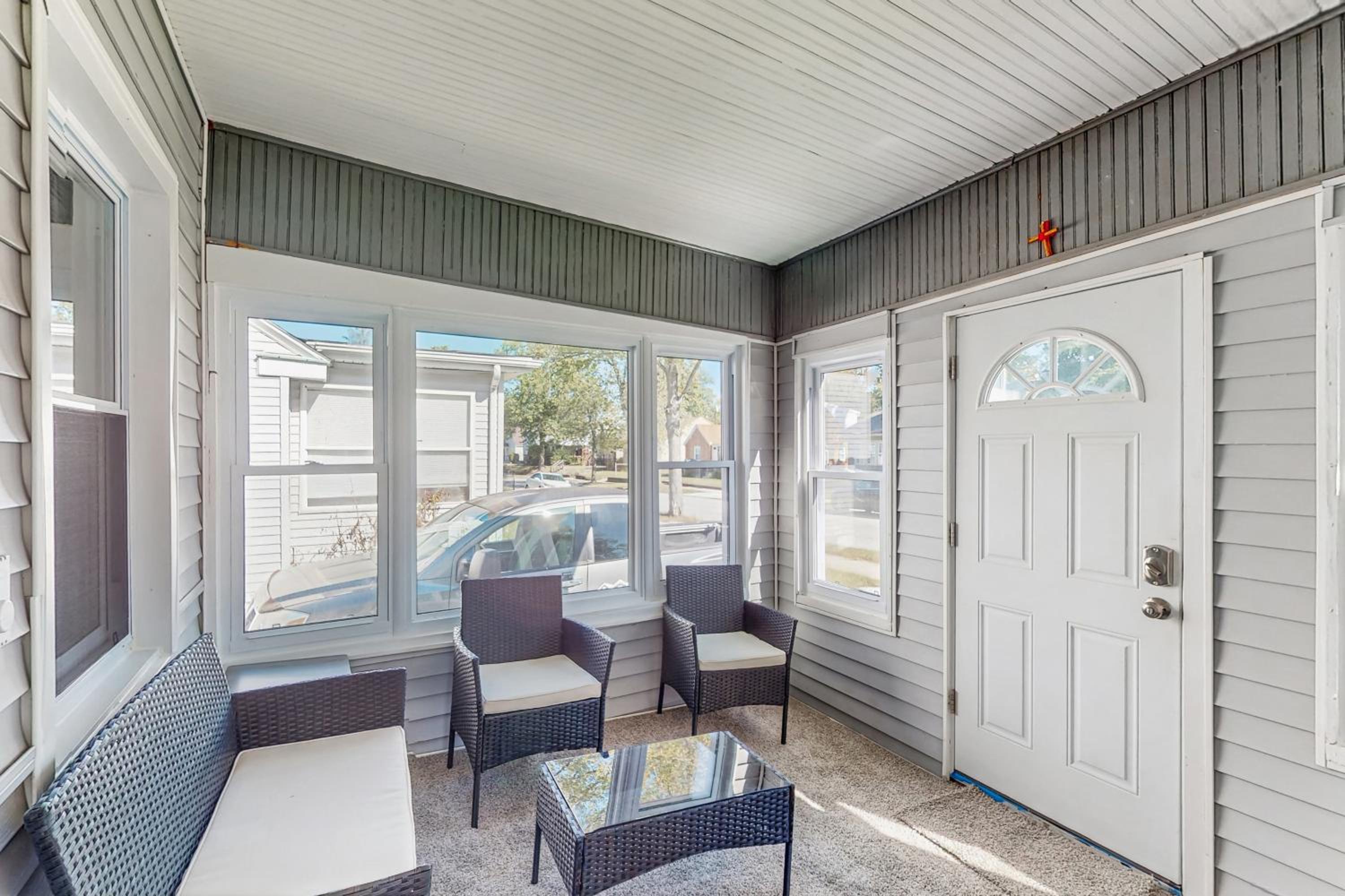 Near Beach! Group-Friendly Michigan City Retreat