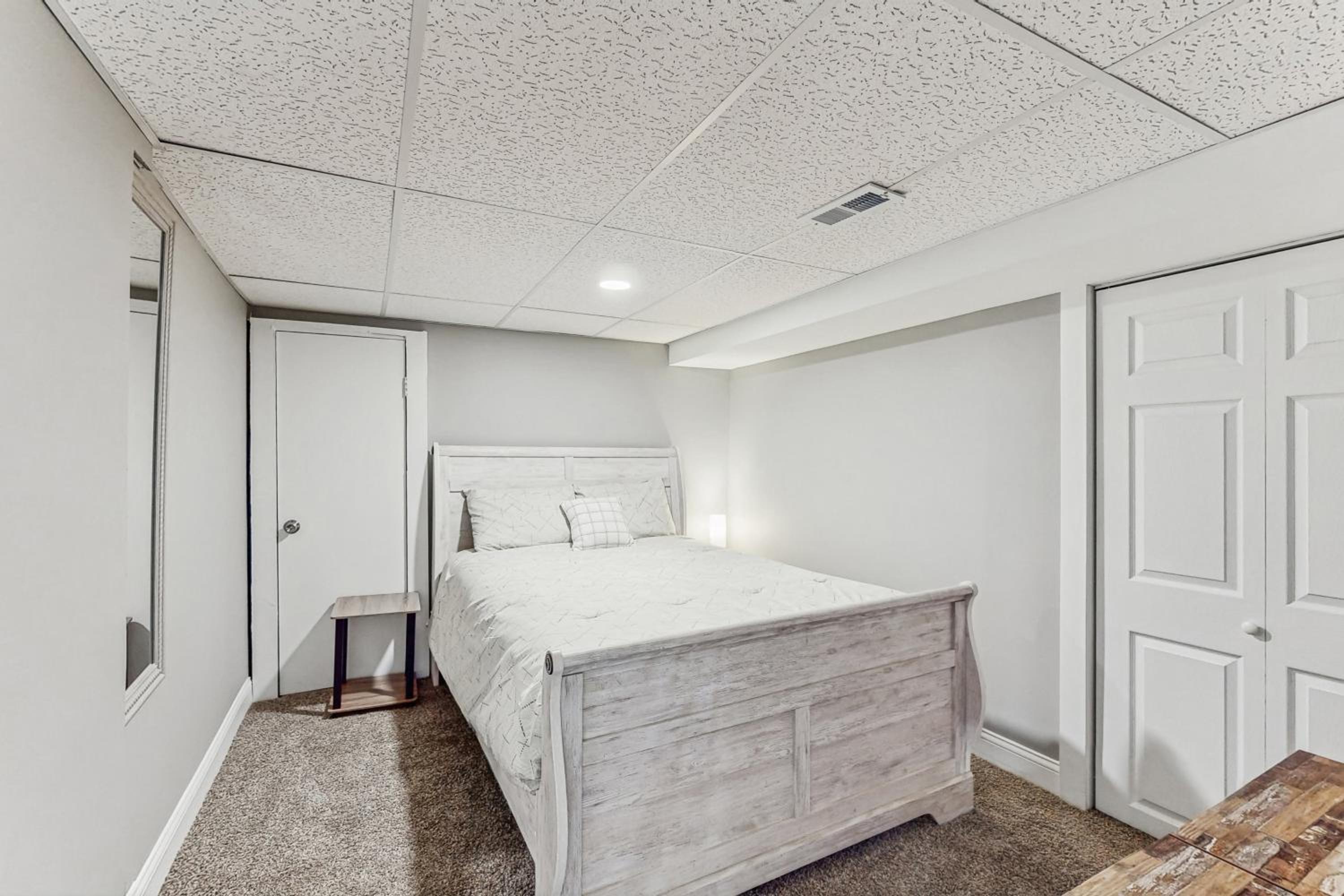 Near Beach! Group-Friendly Michigan City Retreat