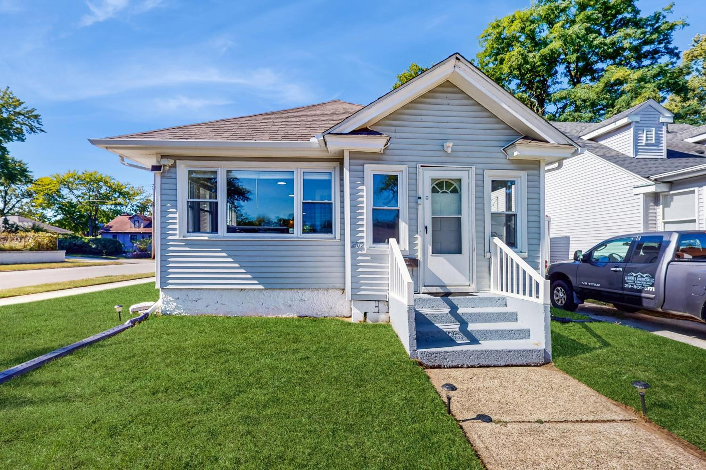 Near Beach! Group-Friendly Michigan City Retreat