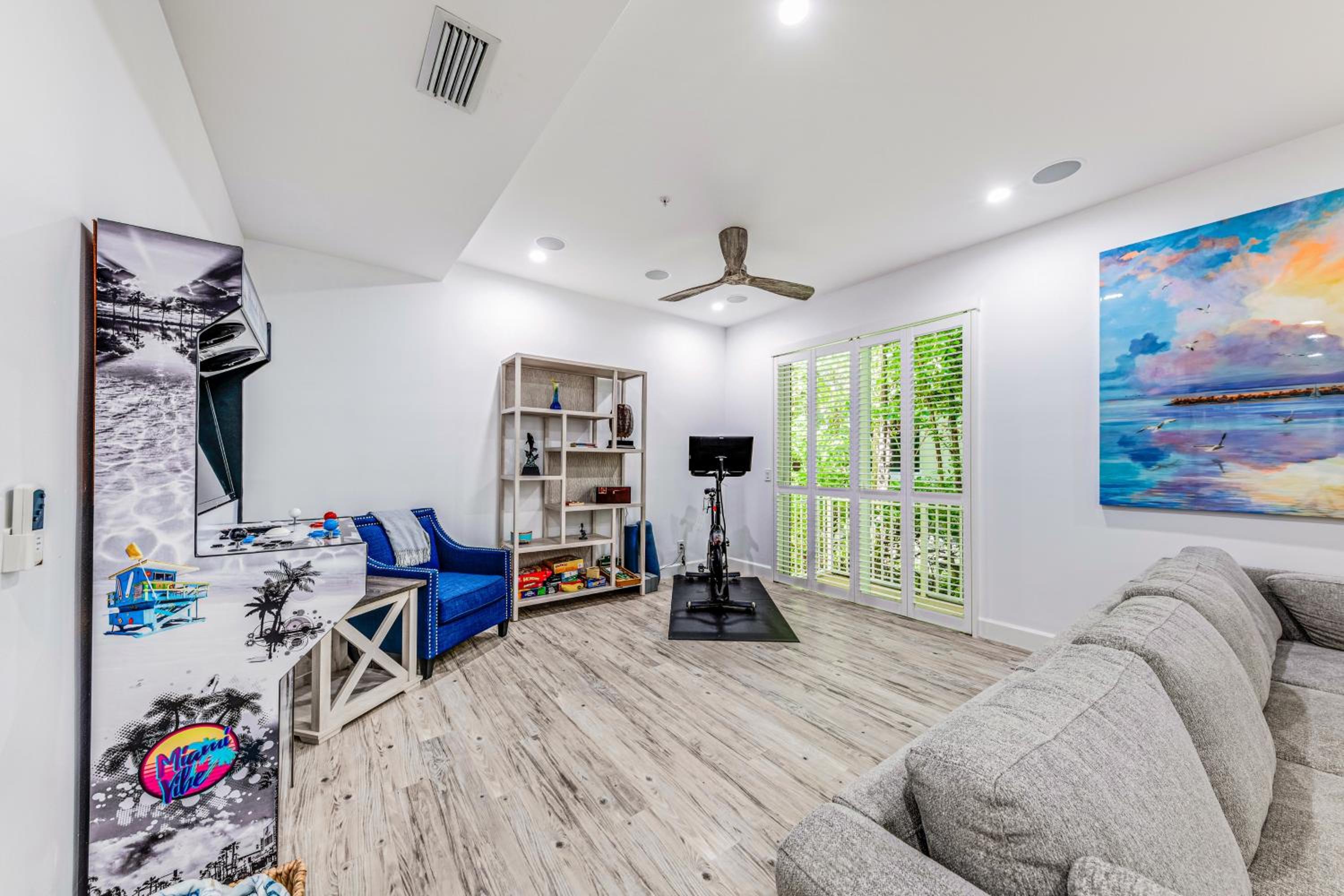 Walk to Hollywood Beach Luxury Family Getaway!