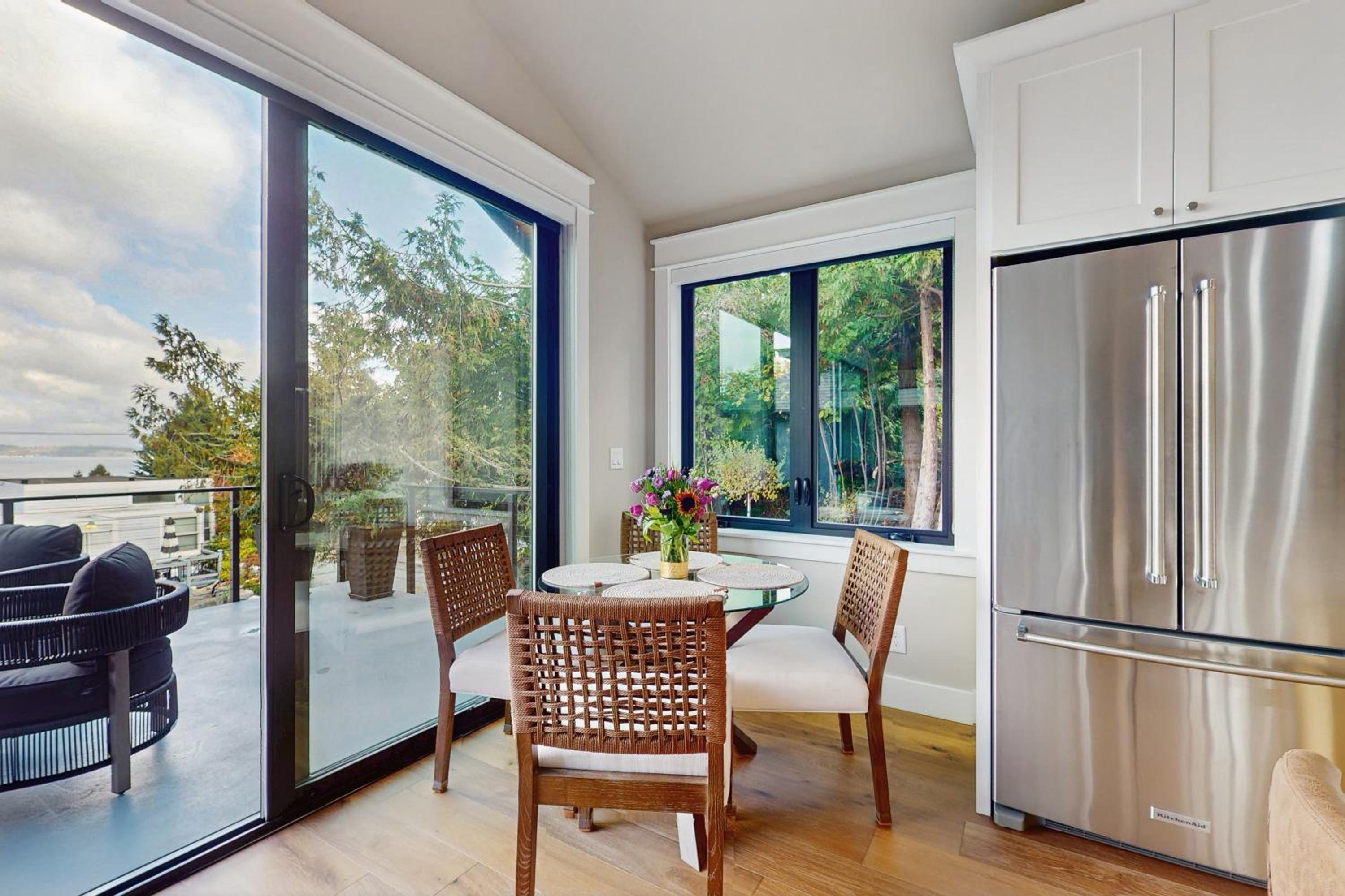 1 BR Home with Gas Fireplace and Puget Sound Views