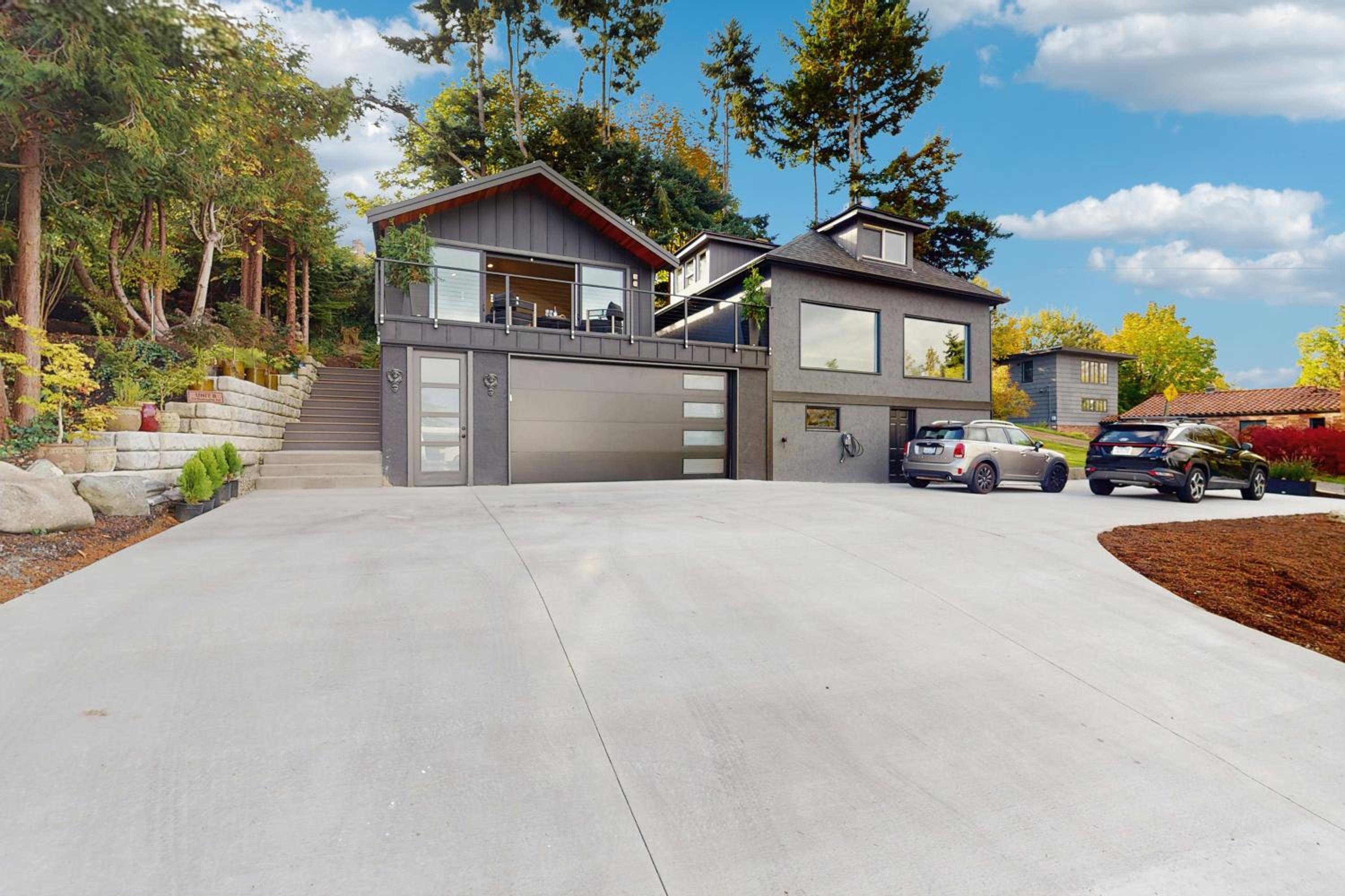 1 BR Home with Gas Fireplace and Puget Sound Views