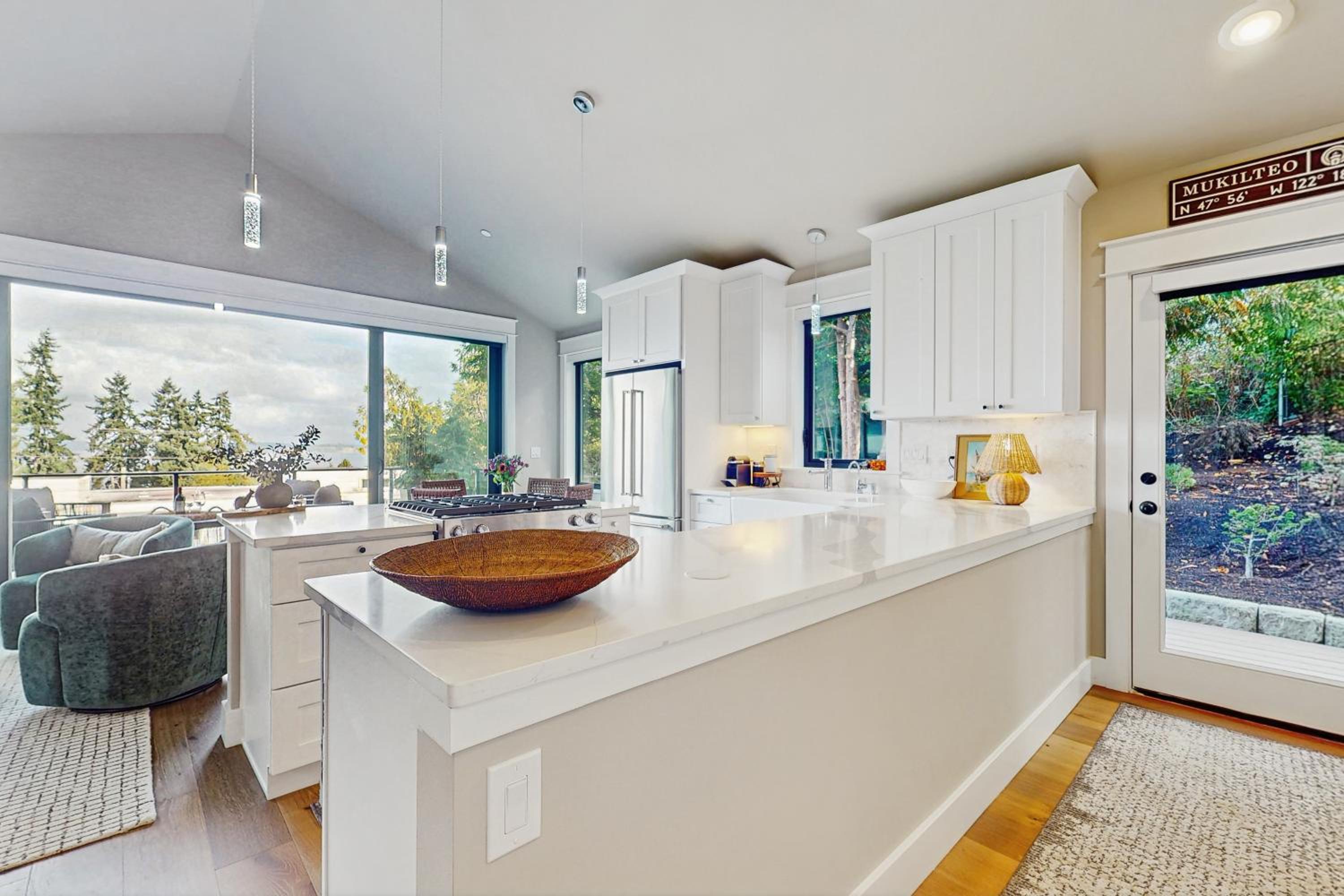 1 BR Home with Gas Fireplace and Puget Sound Views
