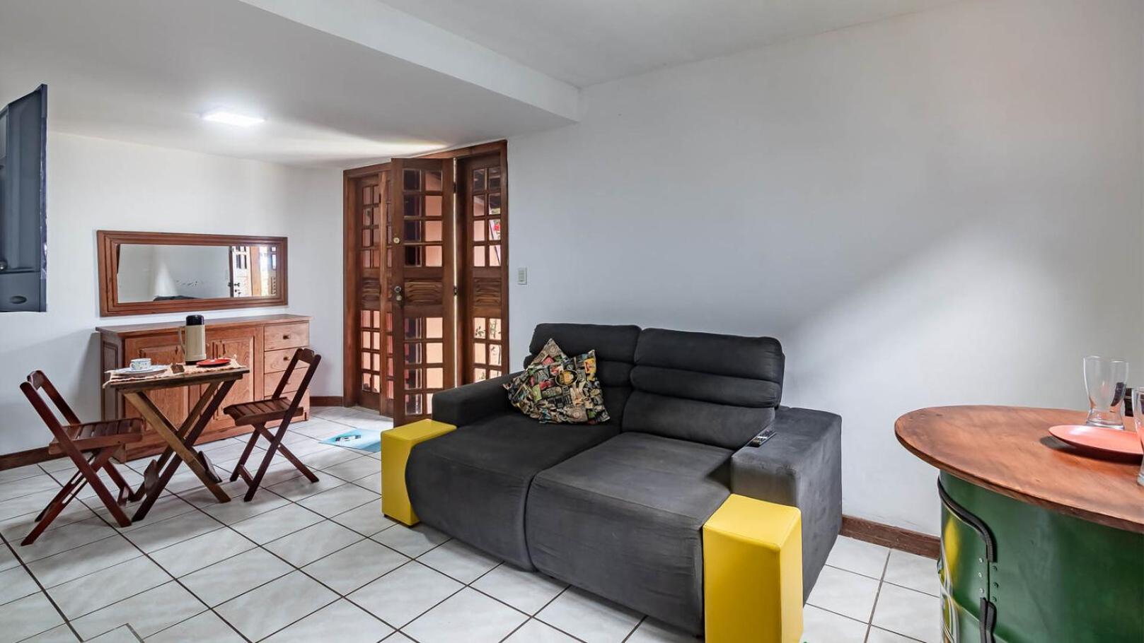 Casa com Piscina a 300m da Praia de Taperapua