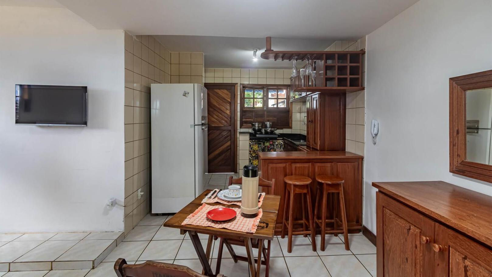 Casa com Piscina a 300m da Praia de Taperapua