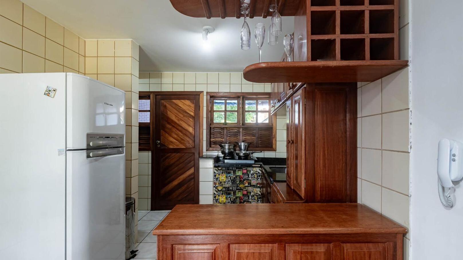 Casa com Piscina a 300m da Praia de Taperapua