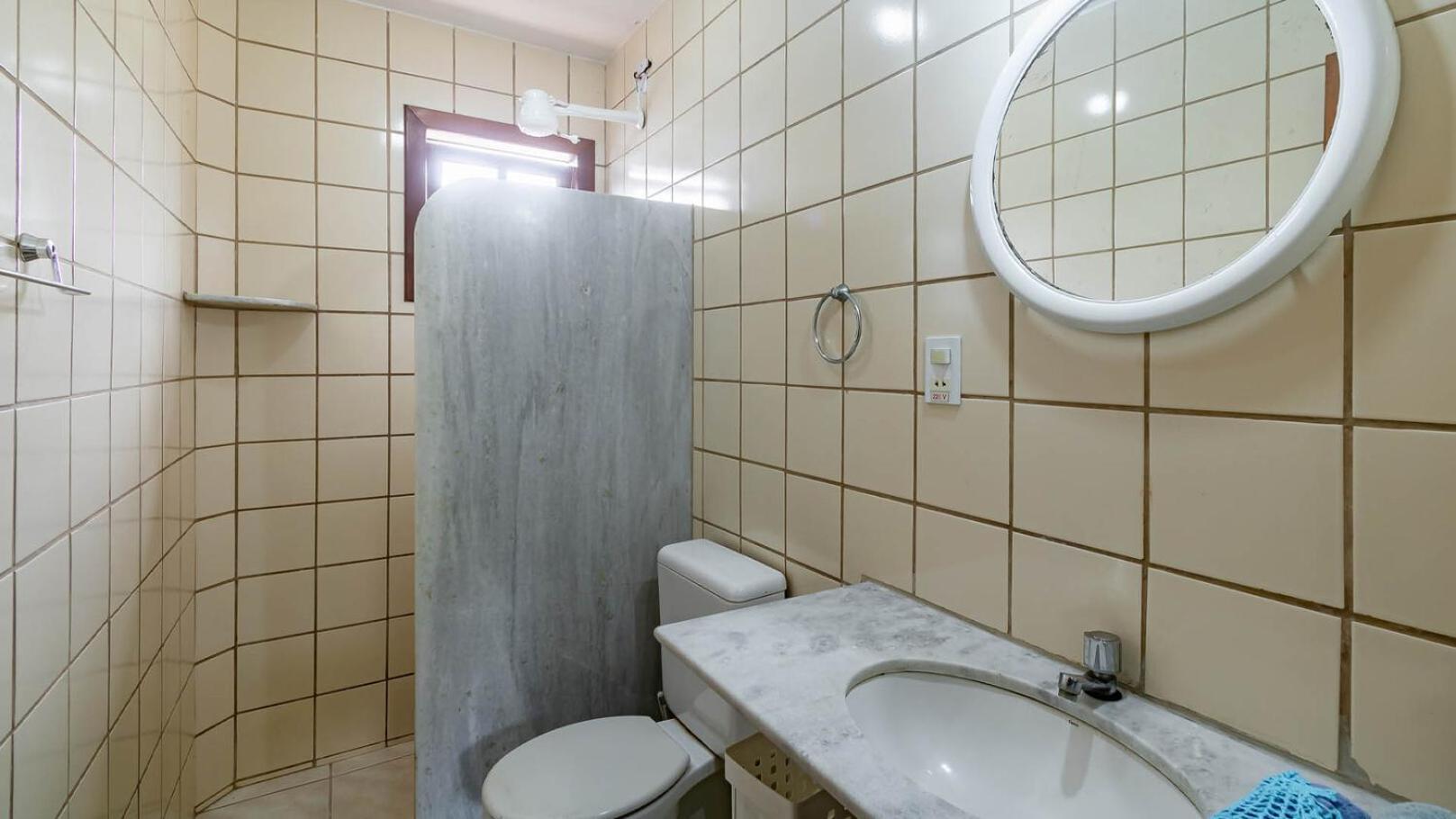 Casa com Piscina a 300m da Praia de Taperapua