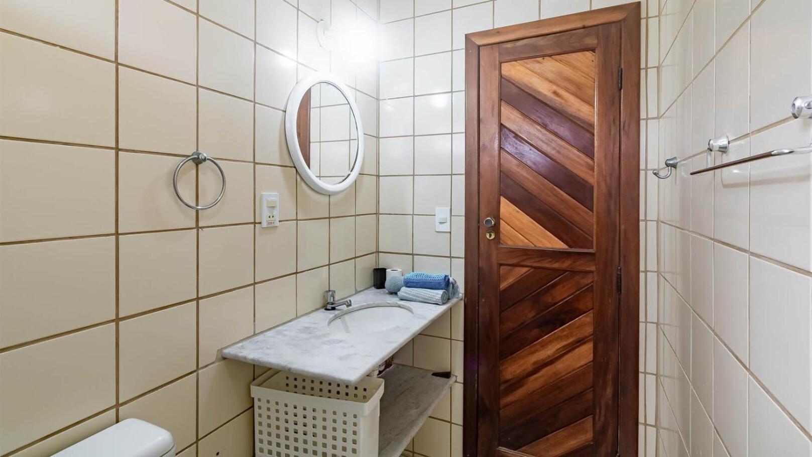 Casa com Piscina a 300m da Praia de Taperapua
