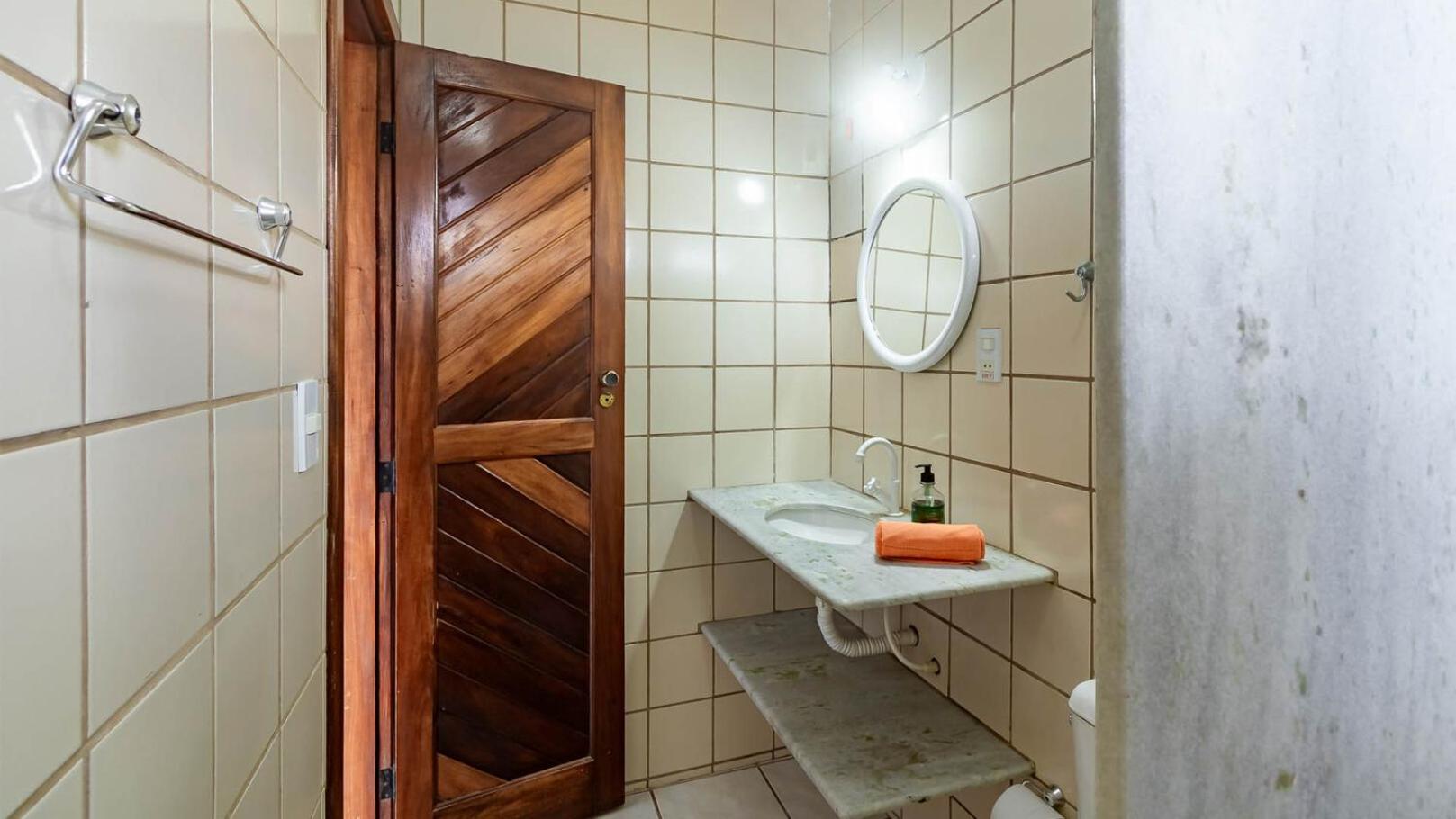 Casa com Piscina a 300m da Praia de Taperapua