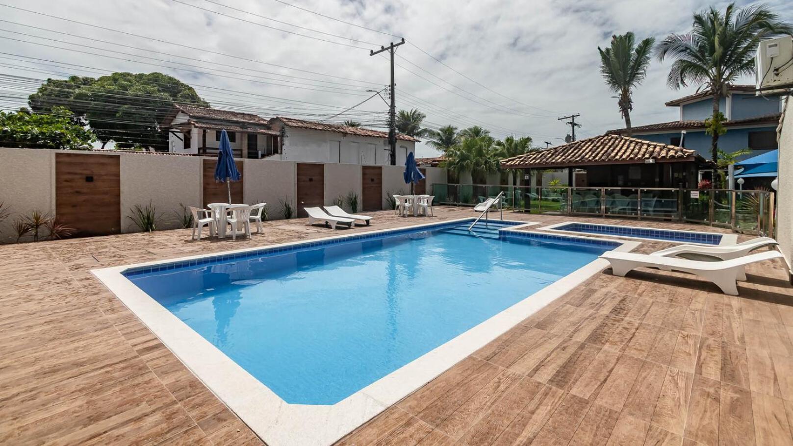 Casa com Piscina a 300m da Praia de Taperapua