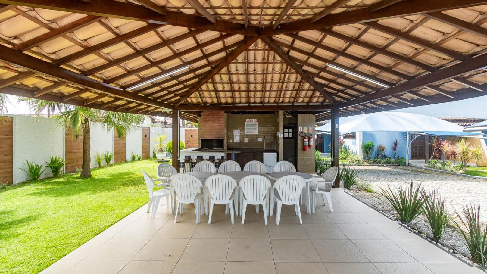 Casa com Piscina a 300m da Praia de Taperapua