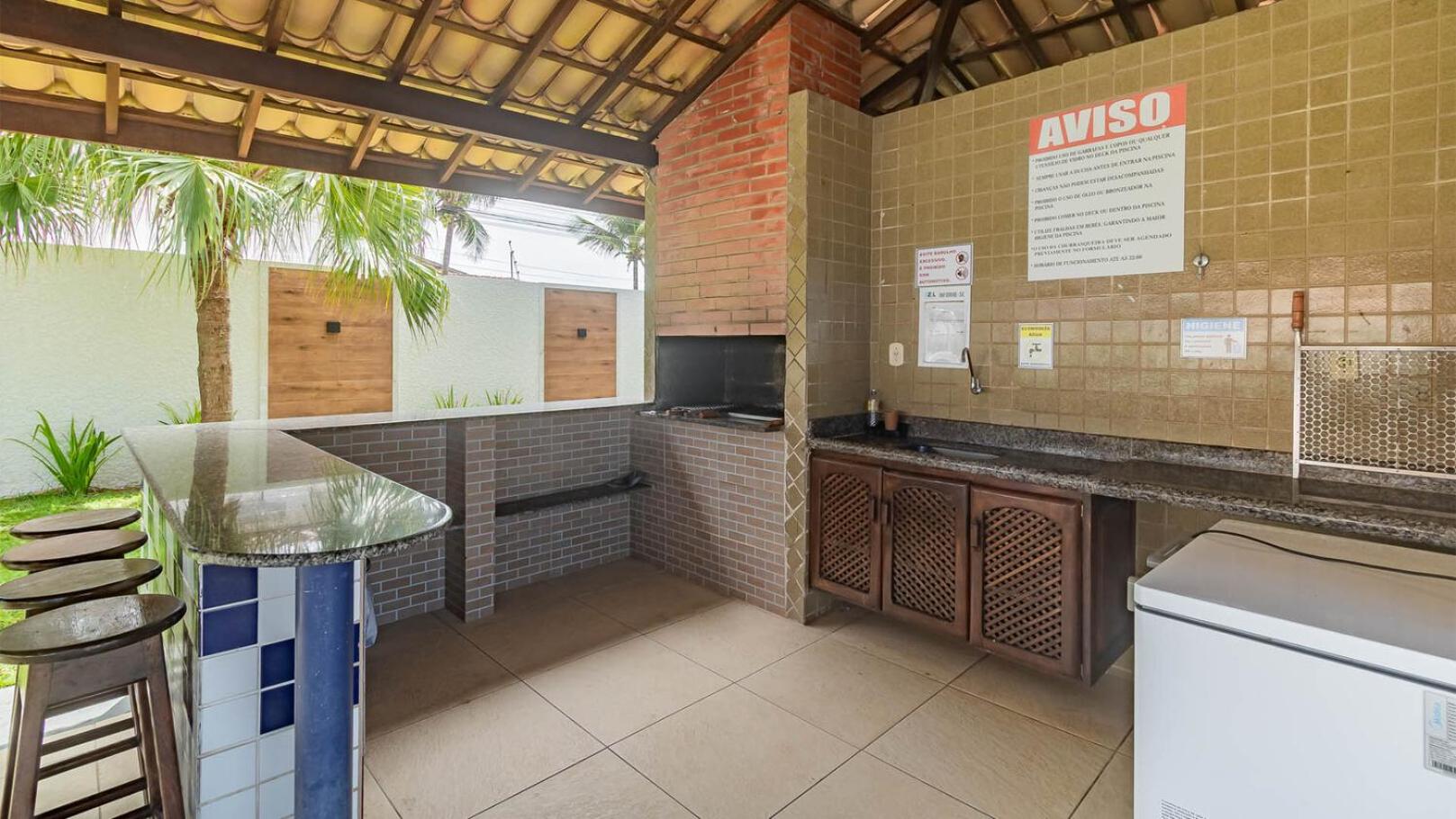 Casa com Piscina a 300m da Praia de Taperapua