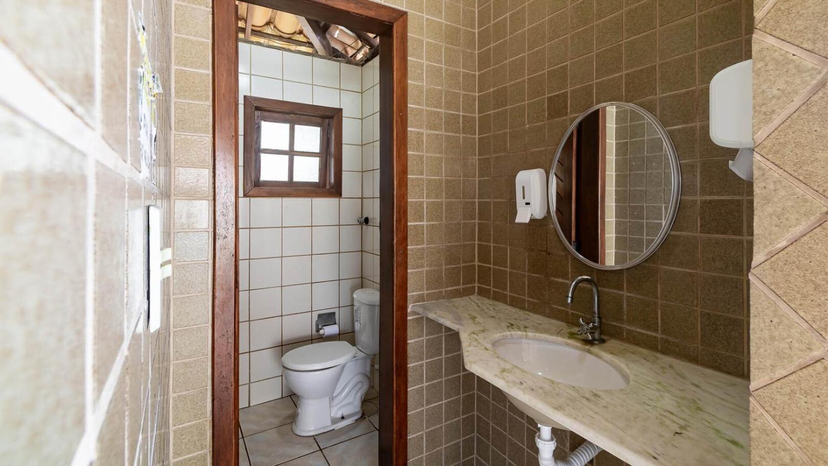 Casa com Piscina a 300m da Praia de Taperapua