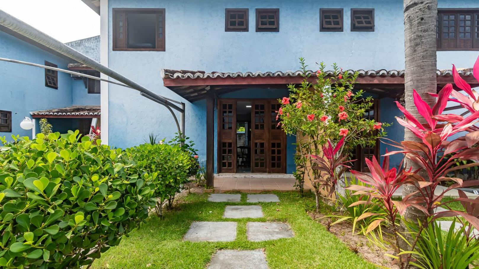 Casa com Piscina a 300m da Praia de Taperapua