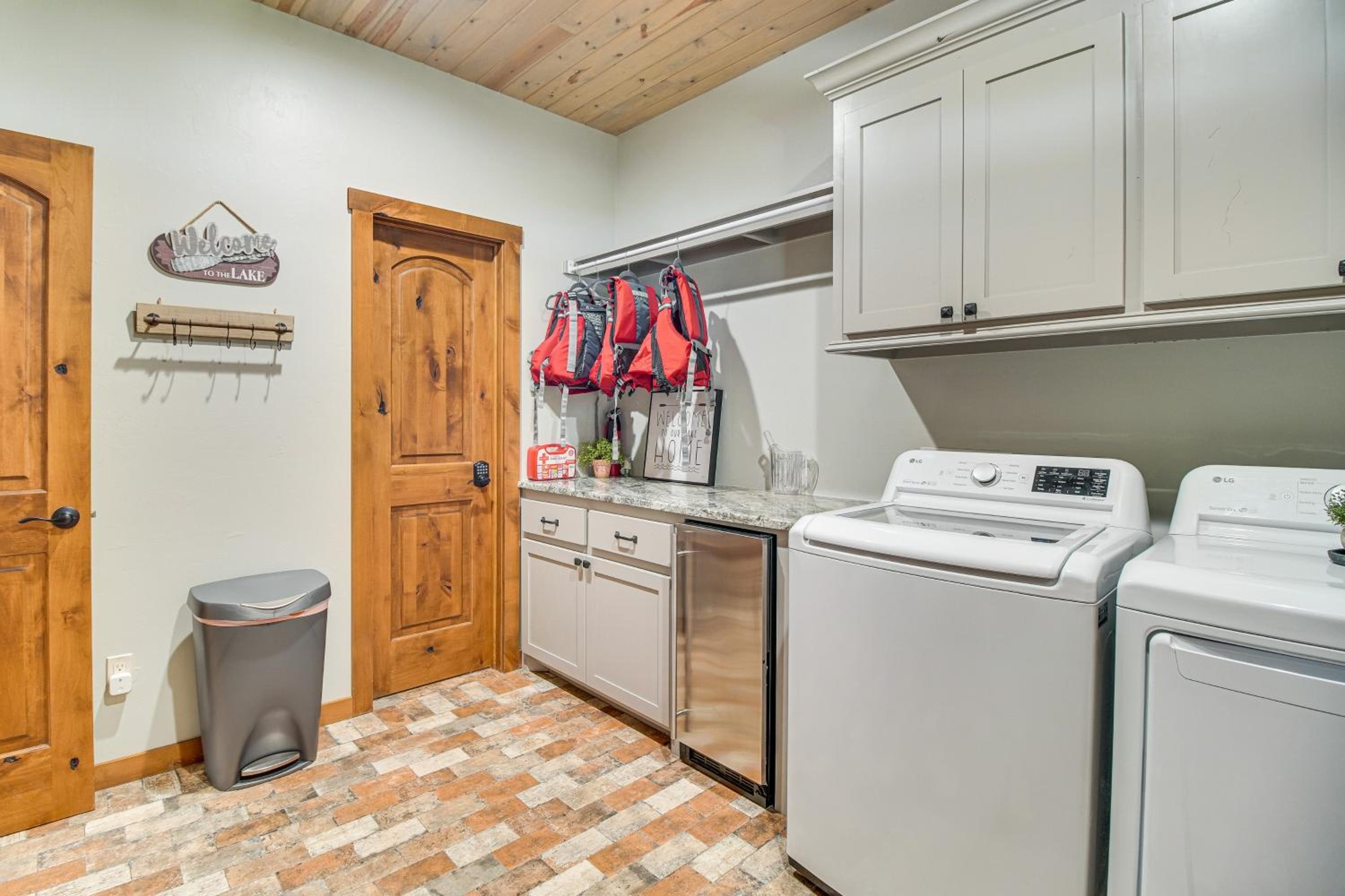 Upscale A-Frame Escape with Lake Access in Quinton!