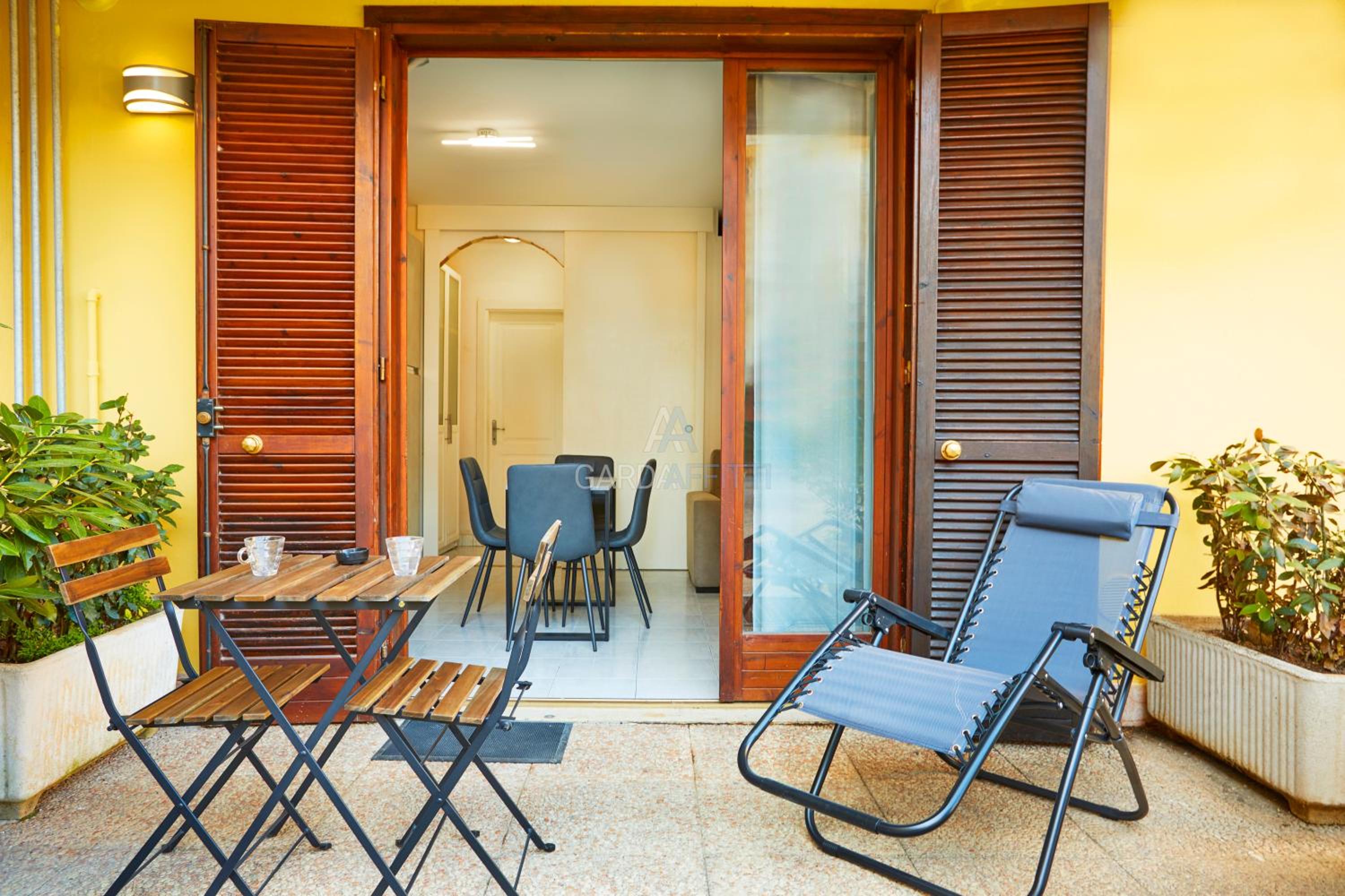 Sunshine Apt - Solarium Vista Lago a 350m dal Lago con Piscina