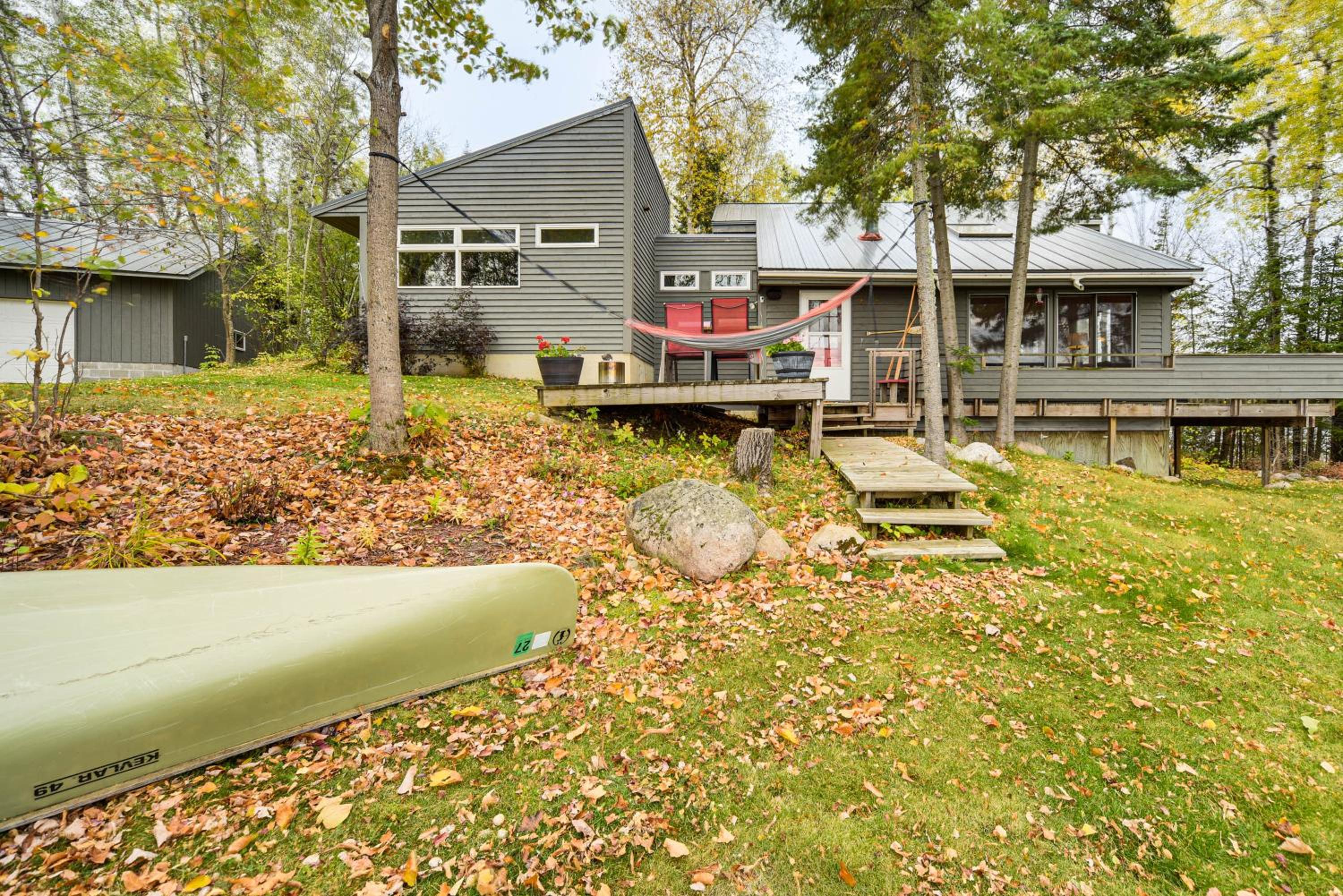 Private Peninsula! Modern-Rustic Fall Lake Cabin
