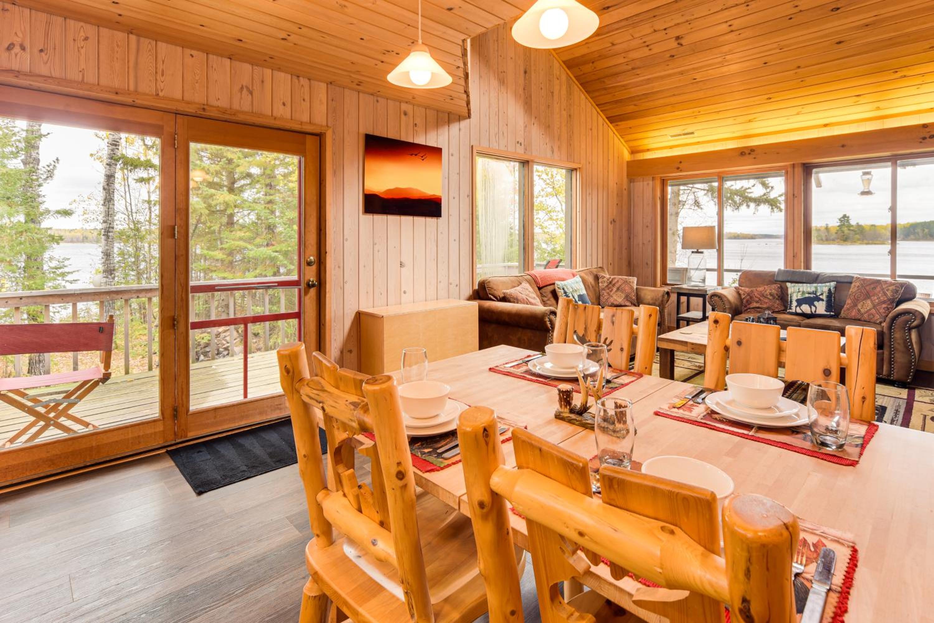 Private Peninsula! Modern-Rustic Fall Lake Cabin