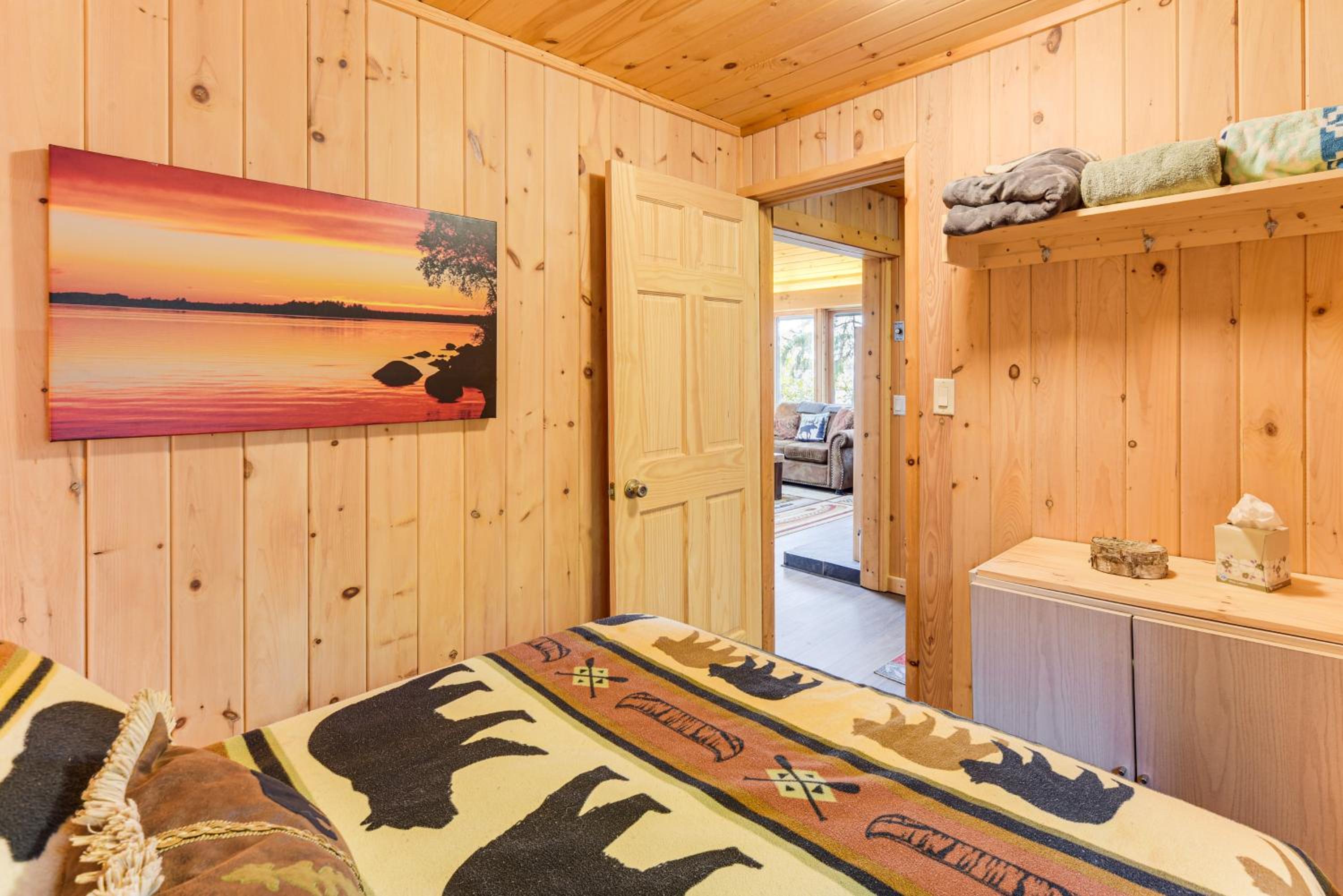 Private Peninsula! Modern-Rustic Fall Lake Cabin