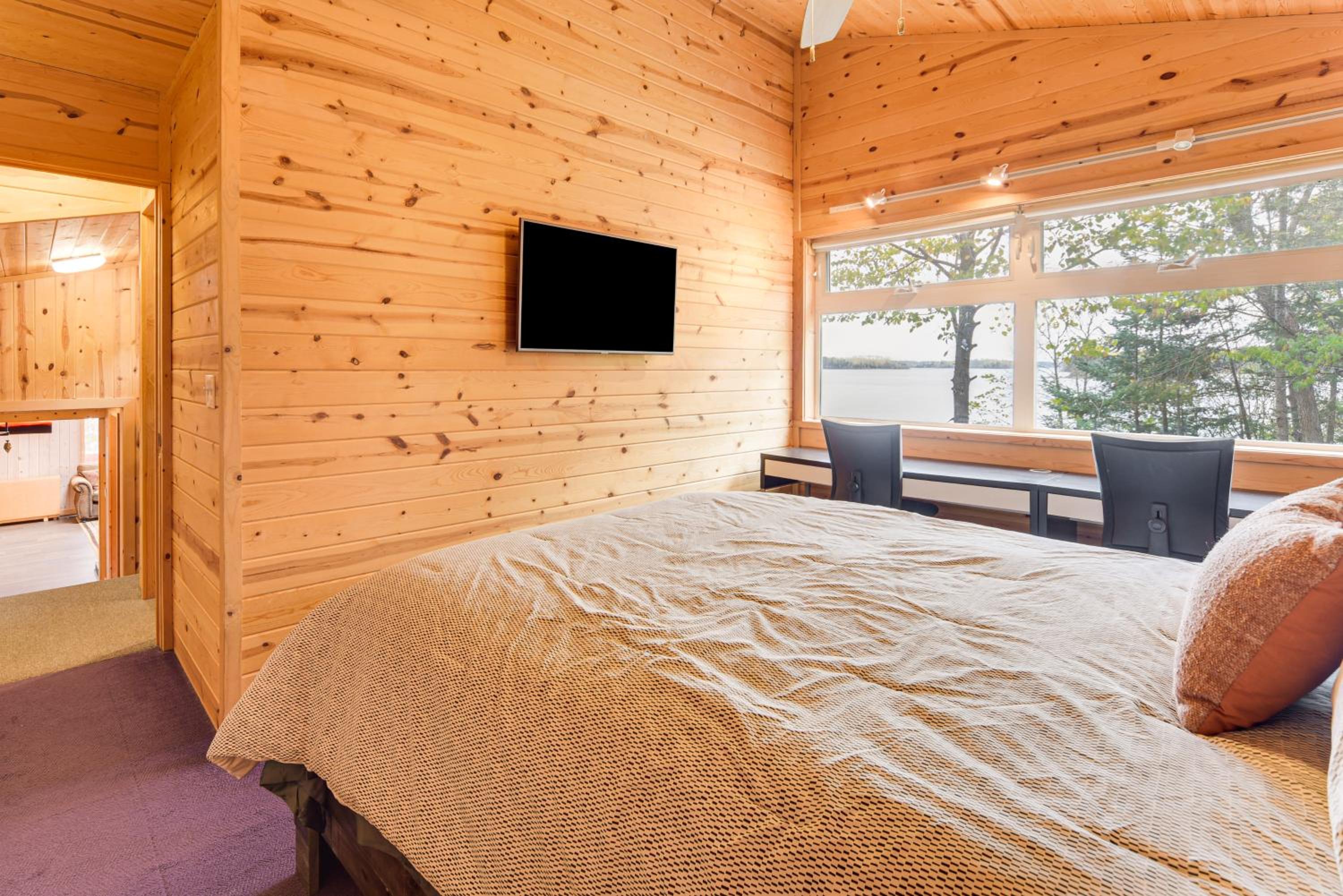 Private Peninsula! Modern-Rustic Fall Lake Cabin