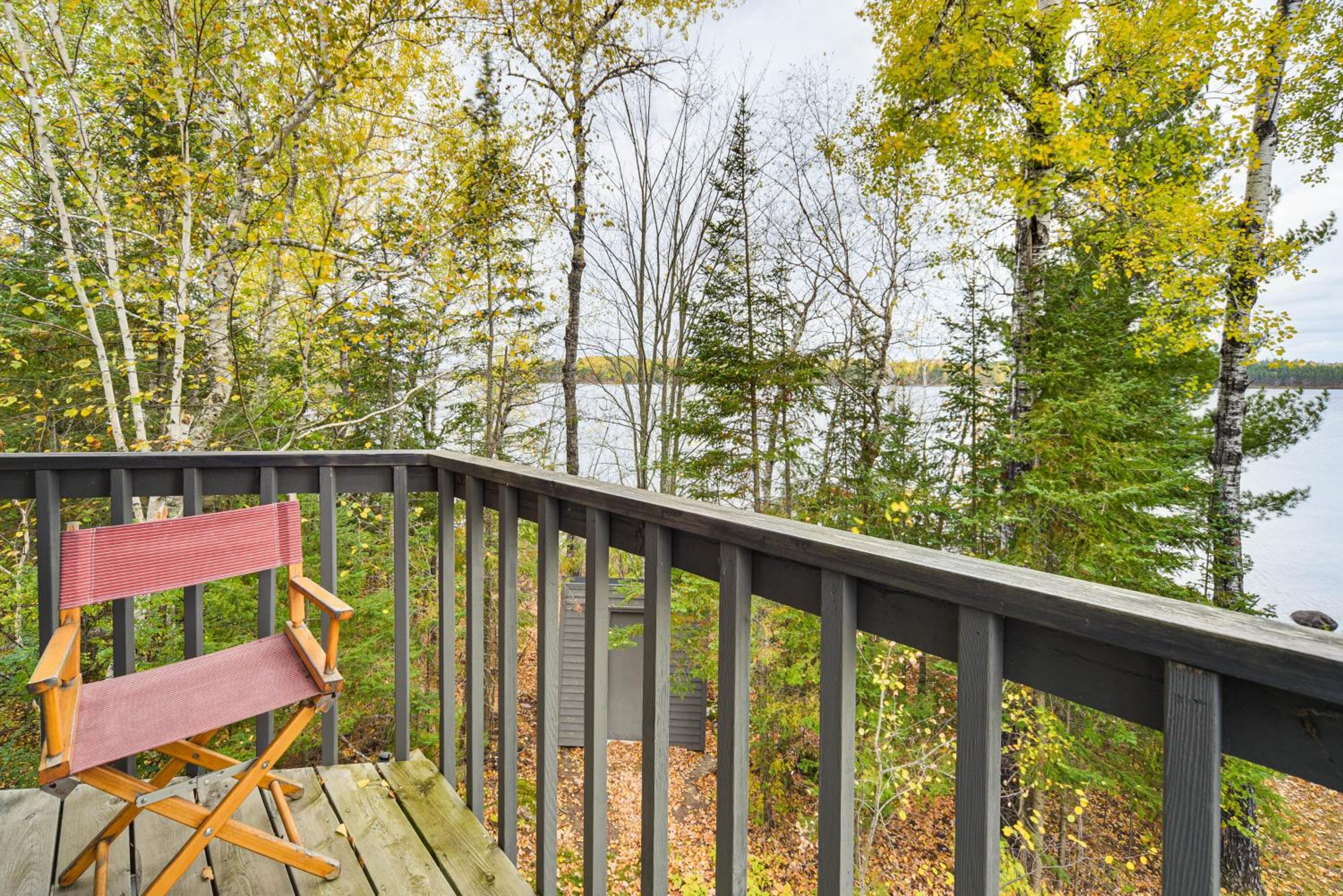 Private Peninsula! Modern-Rustic Fall Lake Cabin