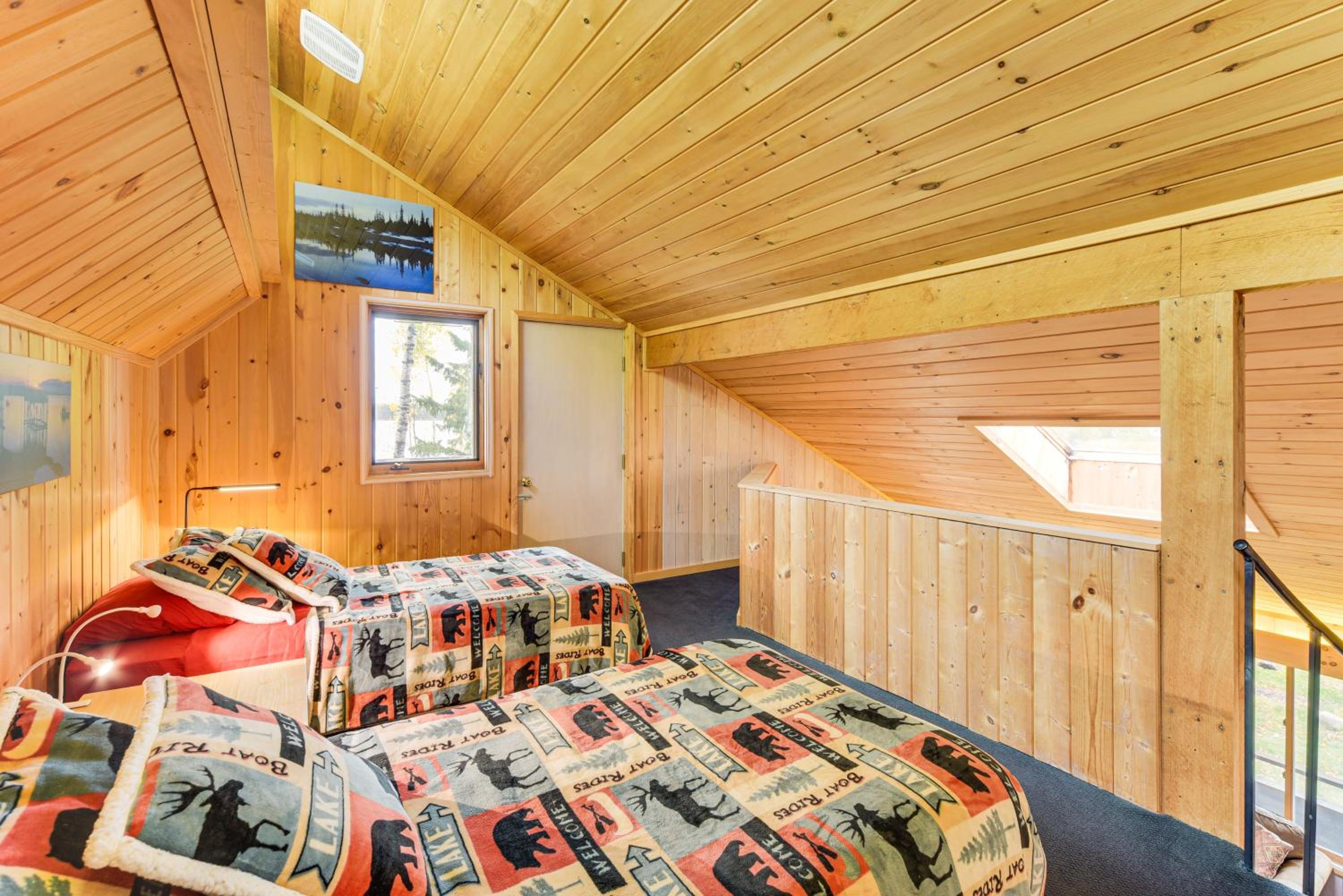 Private Peninsula! Modern-Rustic Fall Lake Cabin