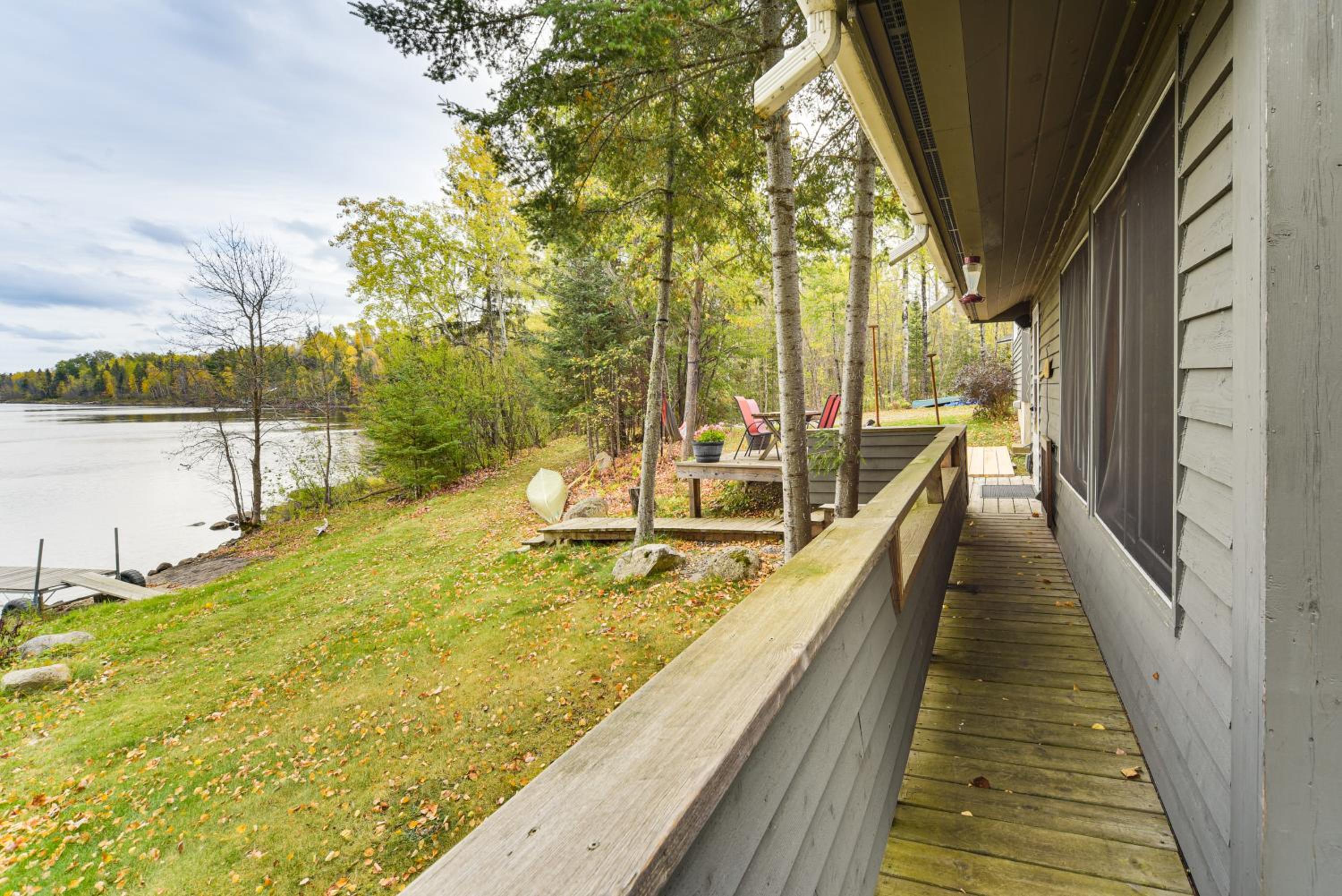 Private Peninsula! Modern-Rustic Fall Lake Cabin