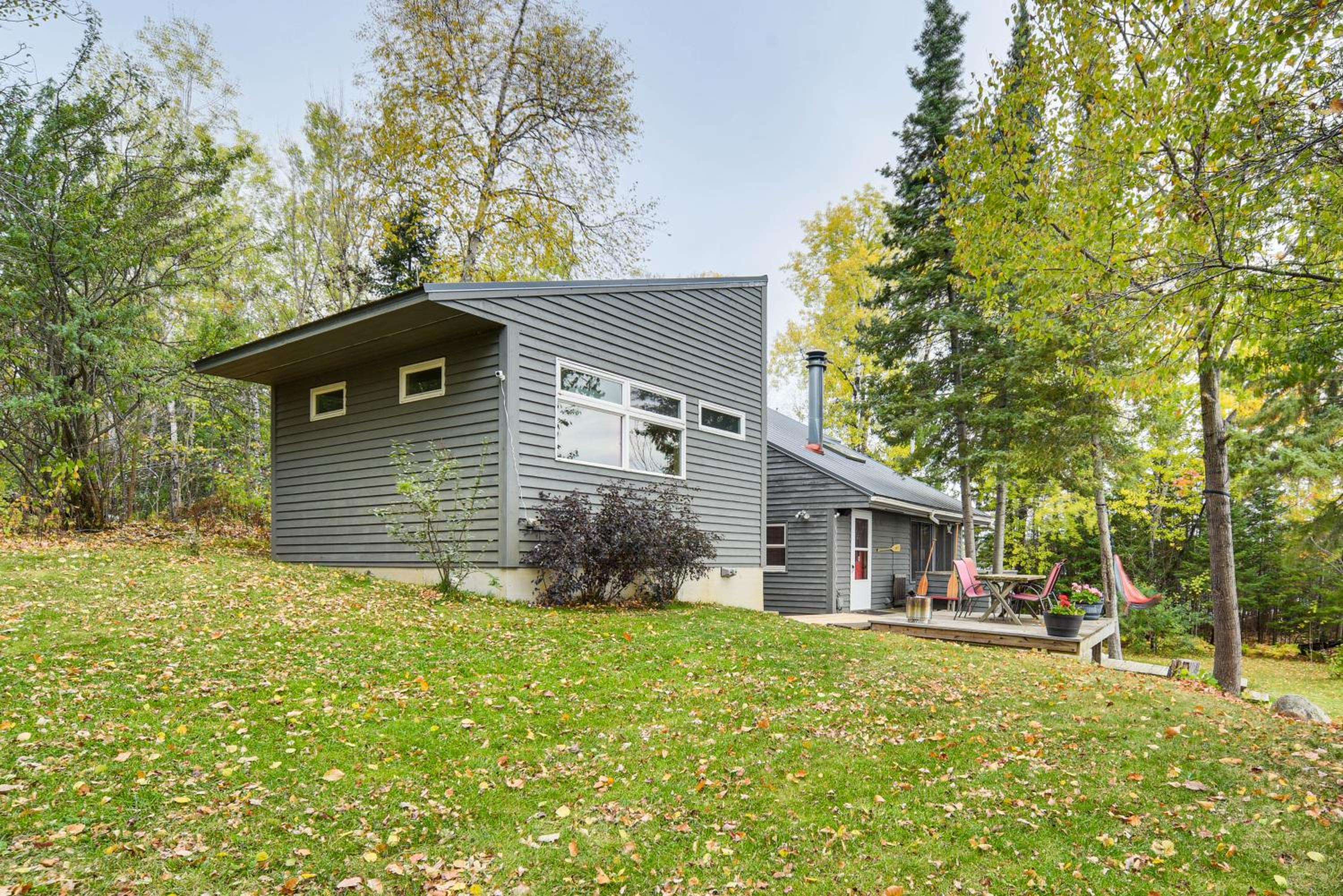 Private Peninsula! Modern-Rustic Fall Lake Cabin
