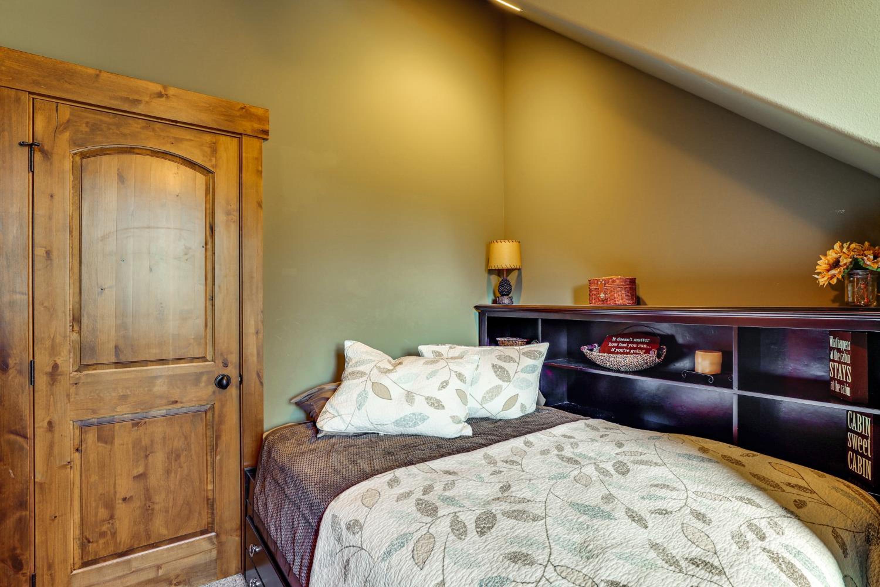 Hike, Fish and More Grand Cabin with Decks in Sturgis