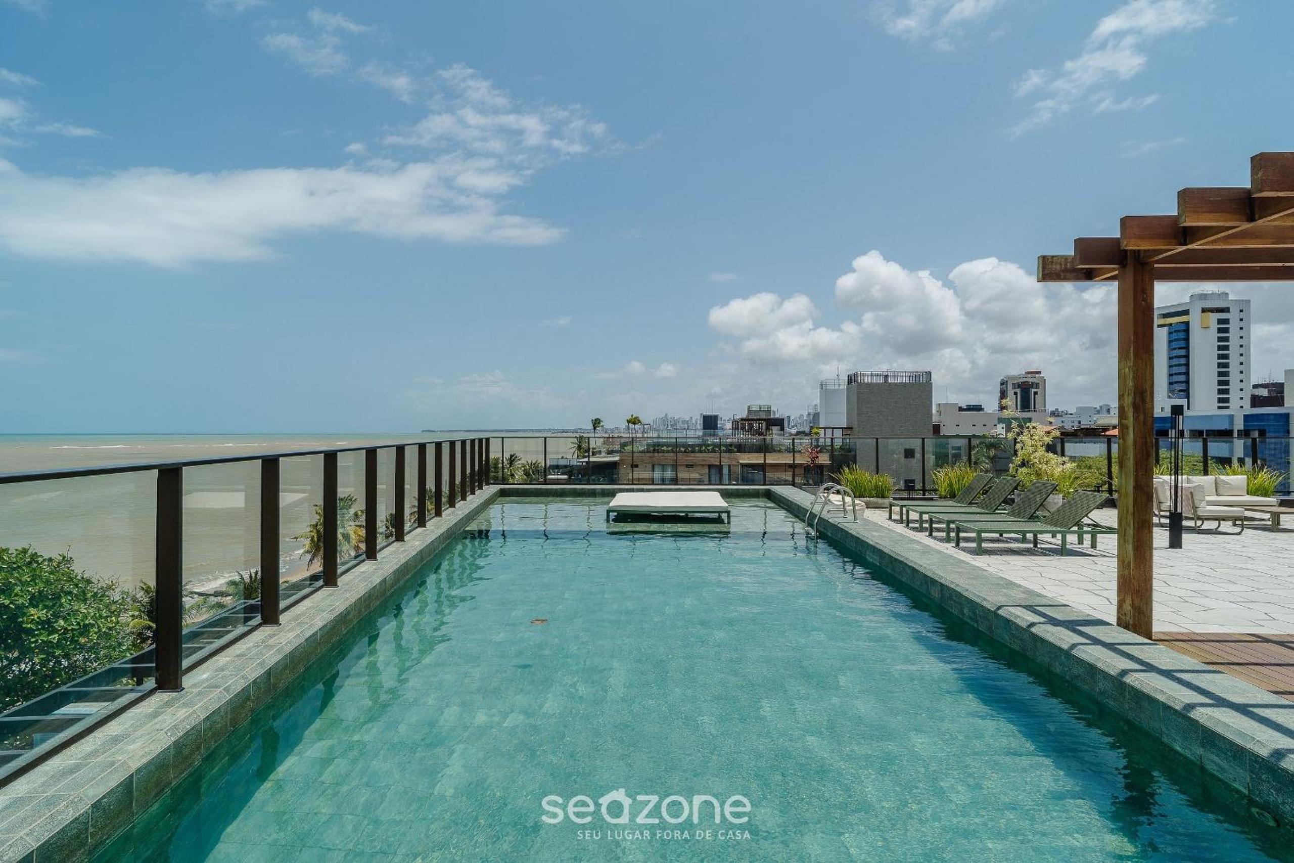 Beachfront Condo Studios with Pool in Bessa Beach - GSEs