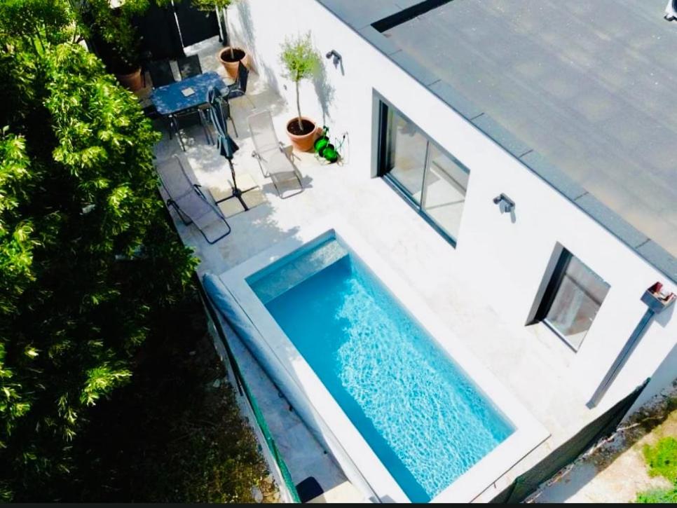 Villa moderne 3 ch piscine privée parking